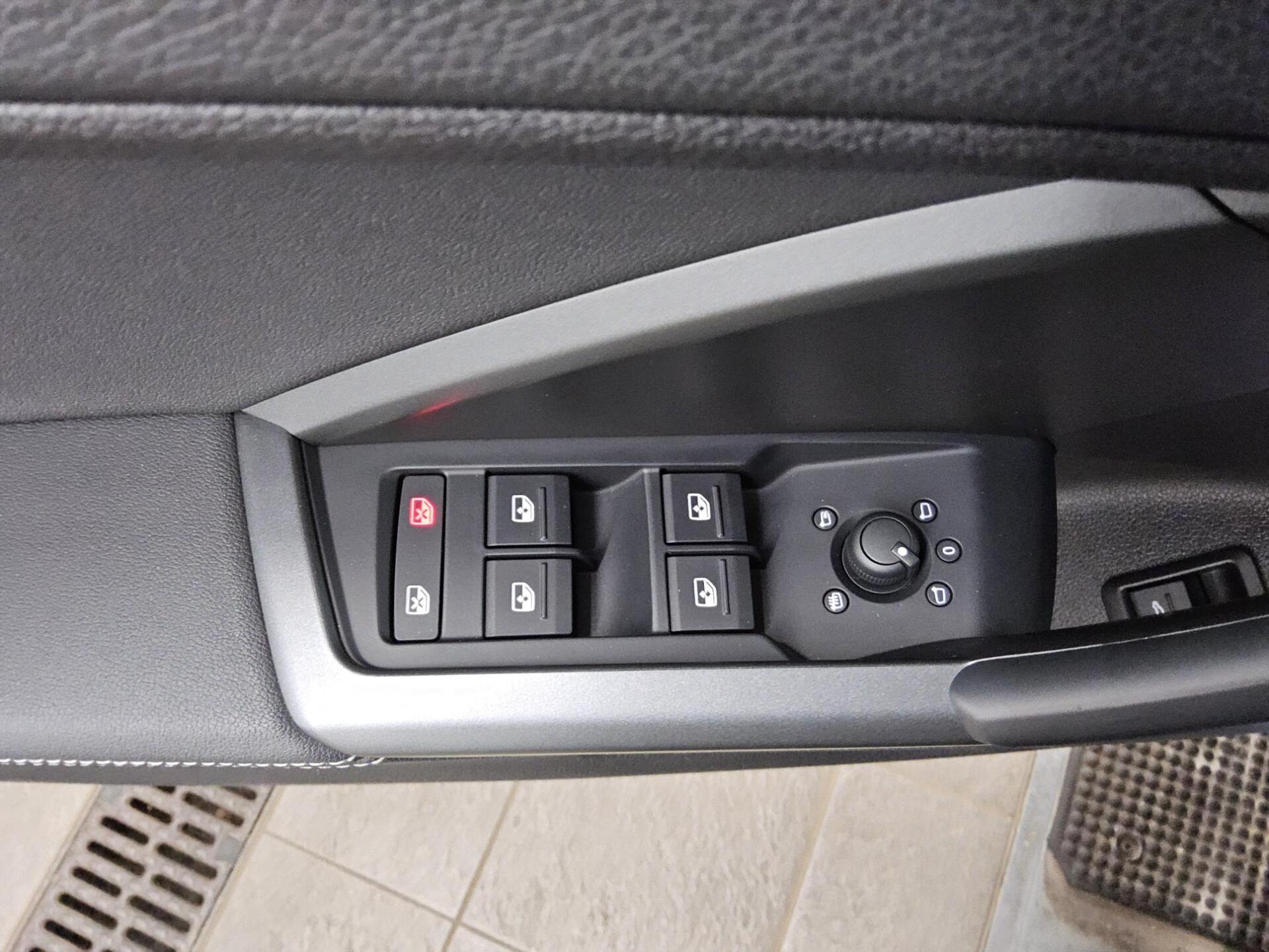 Audi Q3 35 TDI S-Line Leder Navi LED 10