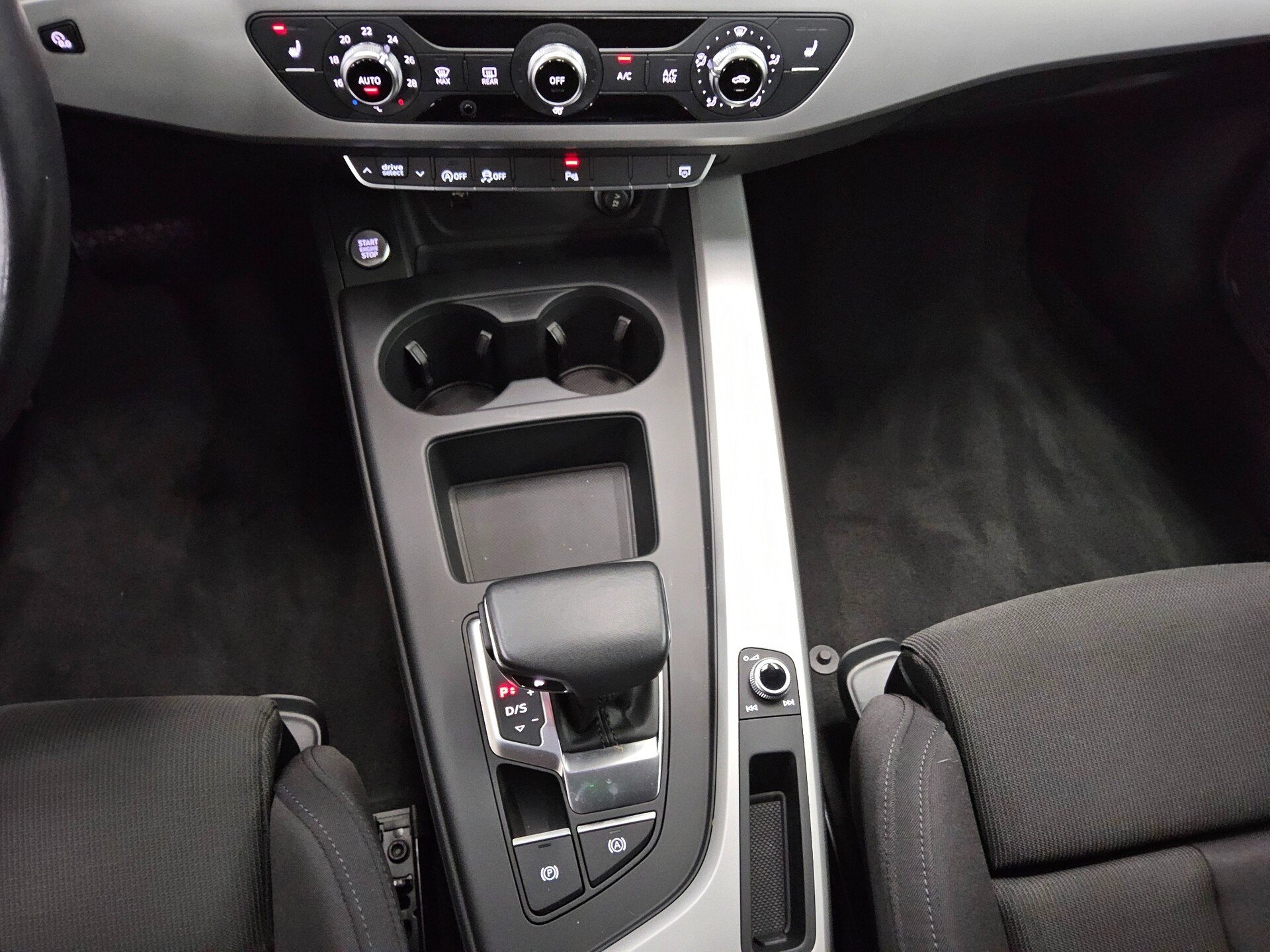 Audi A4 Avant 40 TDI Navi LED Sportsitze PDC 6