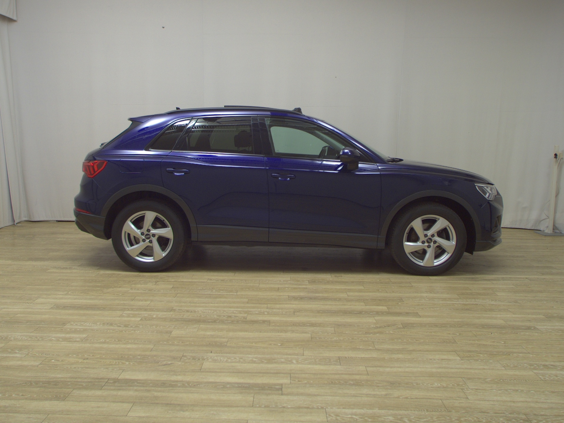 Audi Q3 35 TDI advanced T-Leder Navi Matrix Pano vc