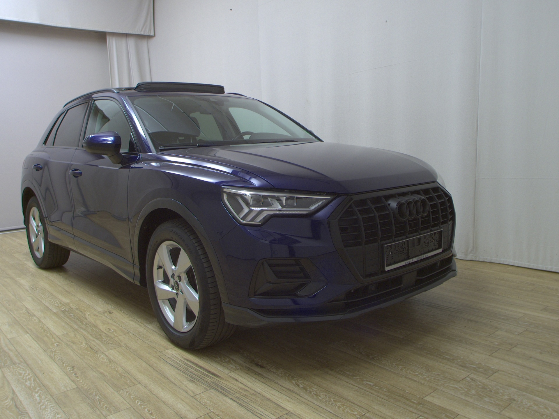 Audi Q3 35 TDI advanced T-Leder Navi Matrix Pano vc 3