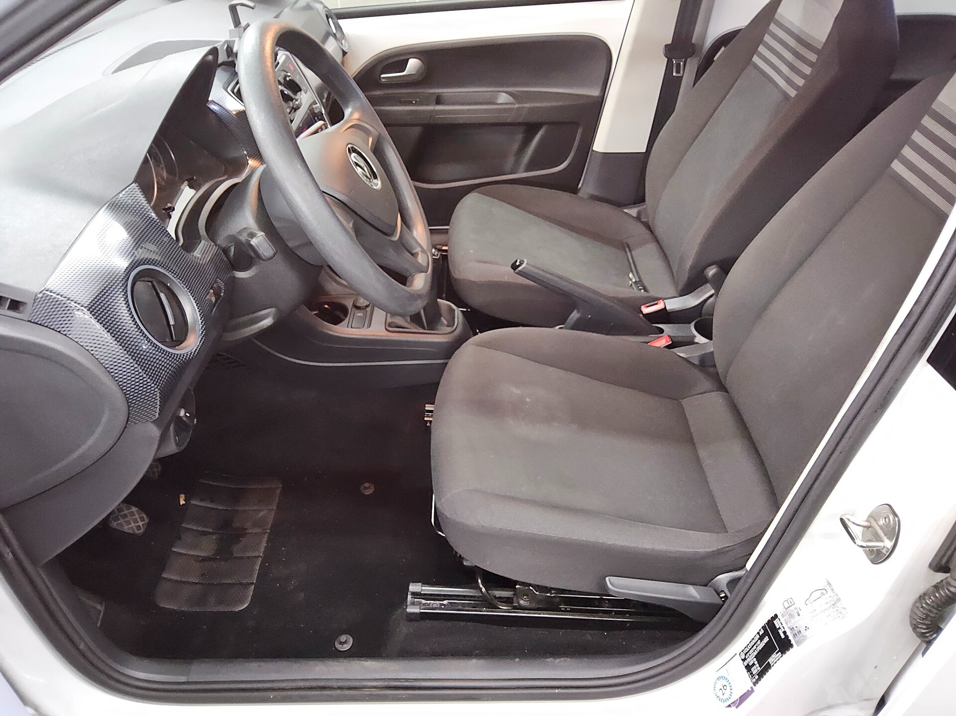 Volkswagen up! 1.0 DAB Shz Bluetooth Klima 8