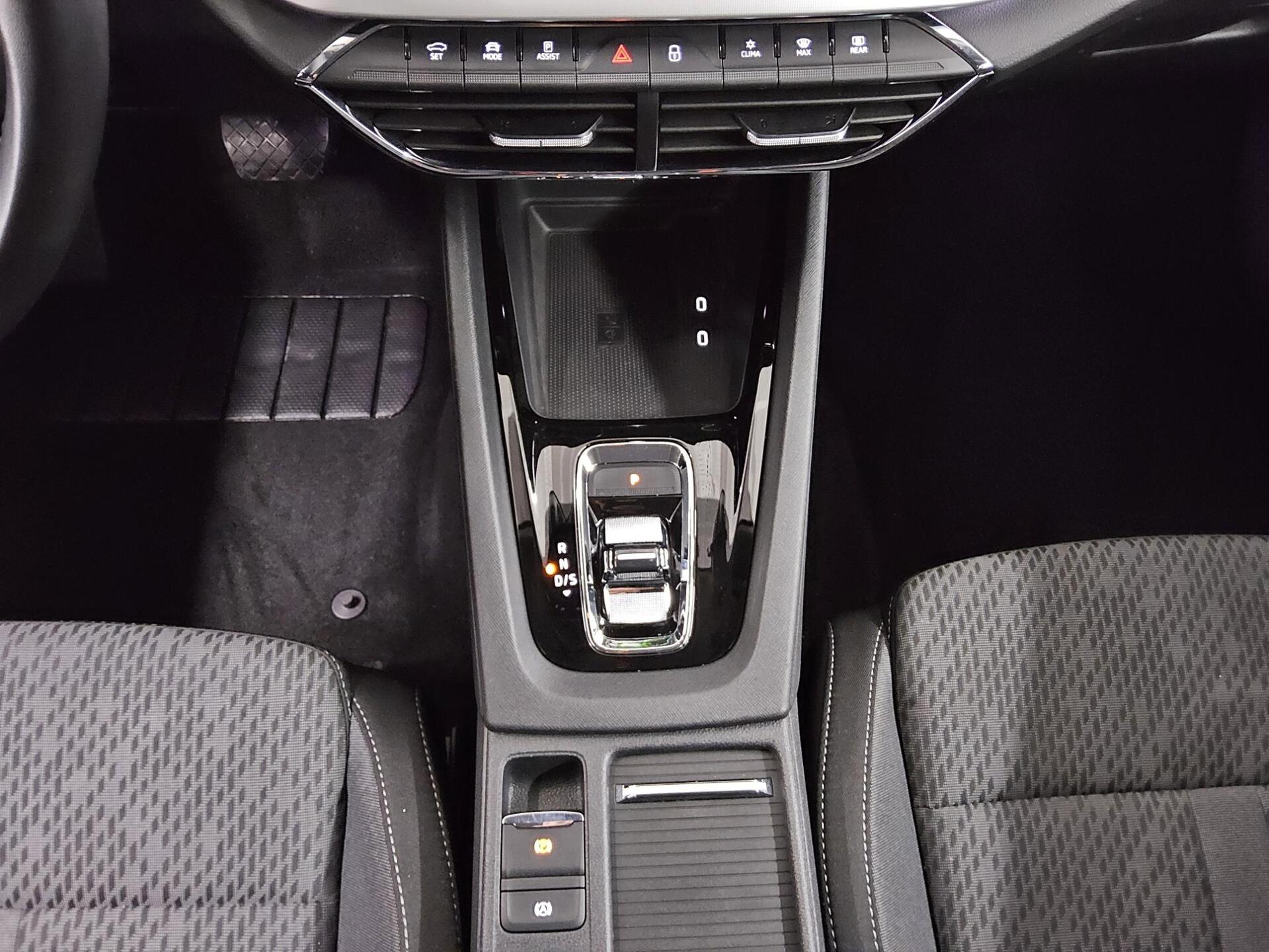 Skoda Octavia Kombi 2.0 TDI Style Navi LED vc RfK HuD 6