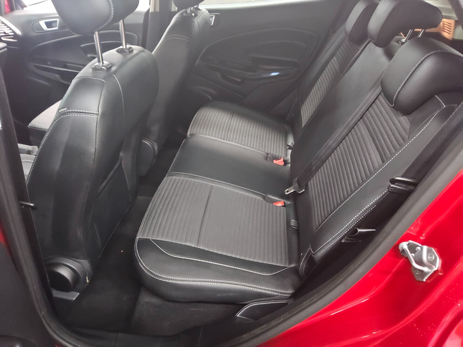 Ford EcoSport 1.0 EB Titanium Shz LED T-Leder 12