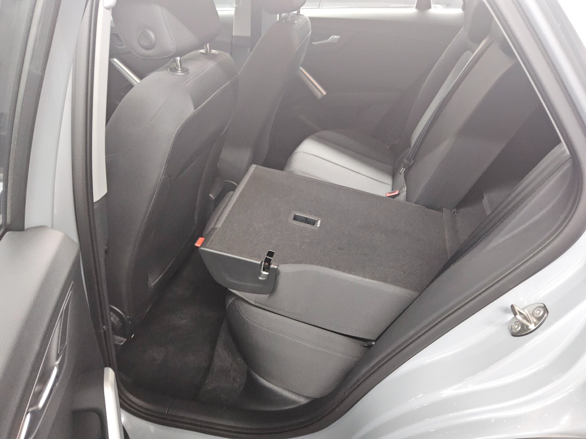 Audi Q2 35 TDI advanced Navi LED Advanced Key Sound 13