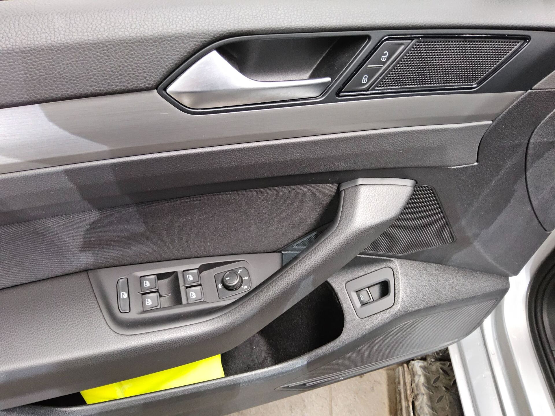 Volkswagen Passat Var. 2.0 TDI Navi LED RFK ACC SHZ 9