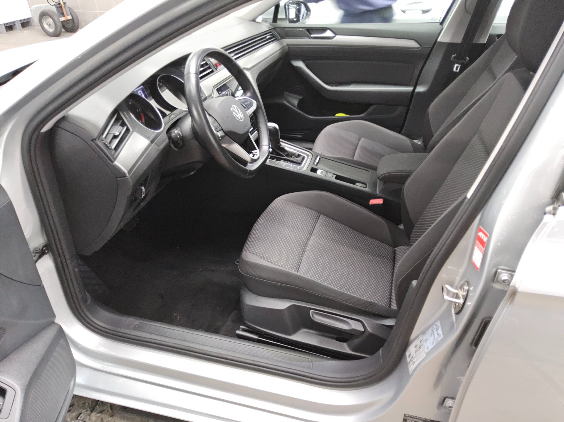Volkswagen Passat Var. 2.0 TDI Navi LED RFK ACC SHZ 8