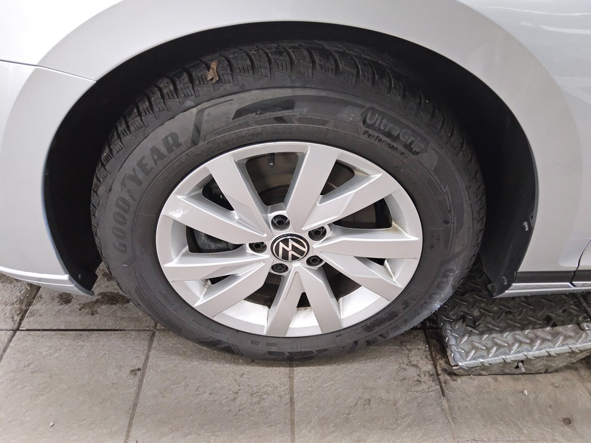 Volkswagen Passat Var. 2.0 TDI Navi LED RFK ACC SHZ 10