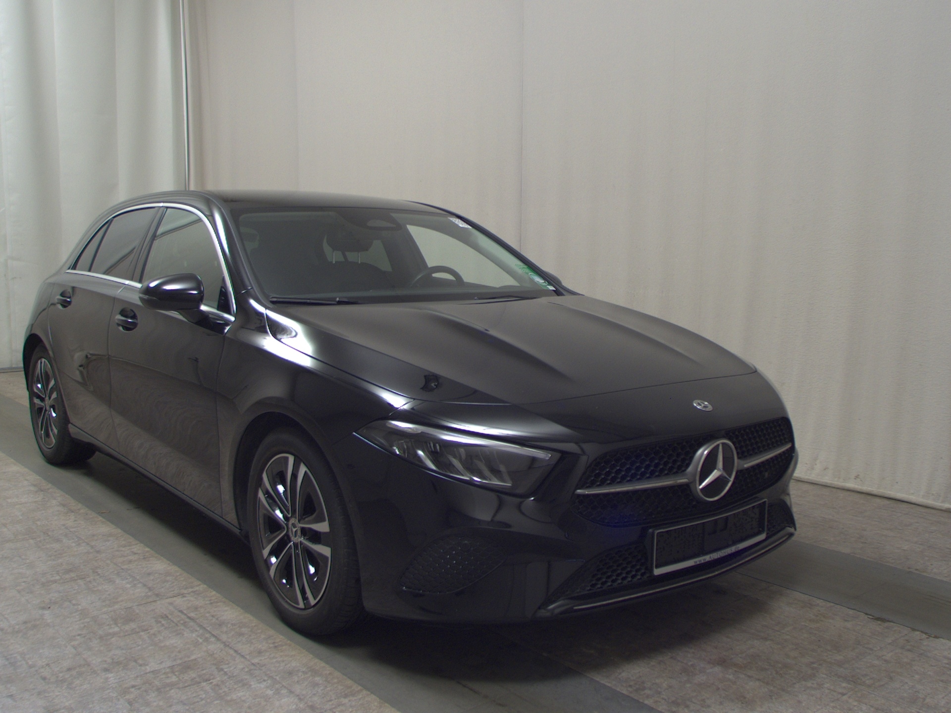 Mercedes-Benz A 200 Progressive T-Leder Navi LED RfK PDC Shz 3