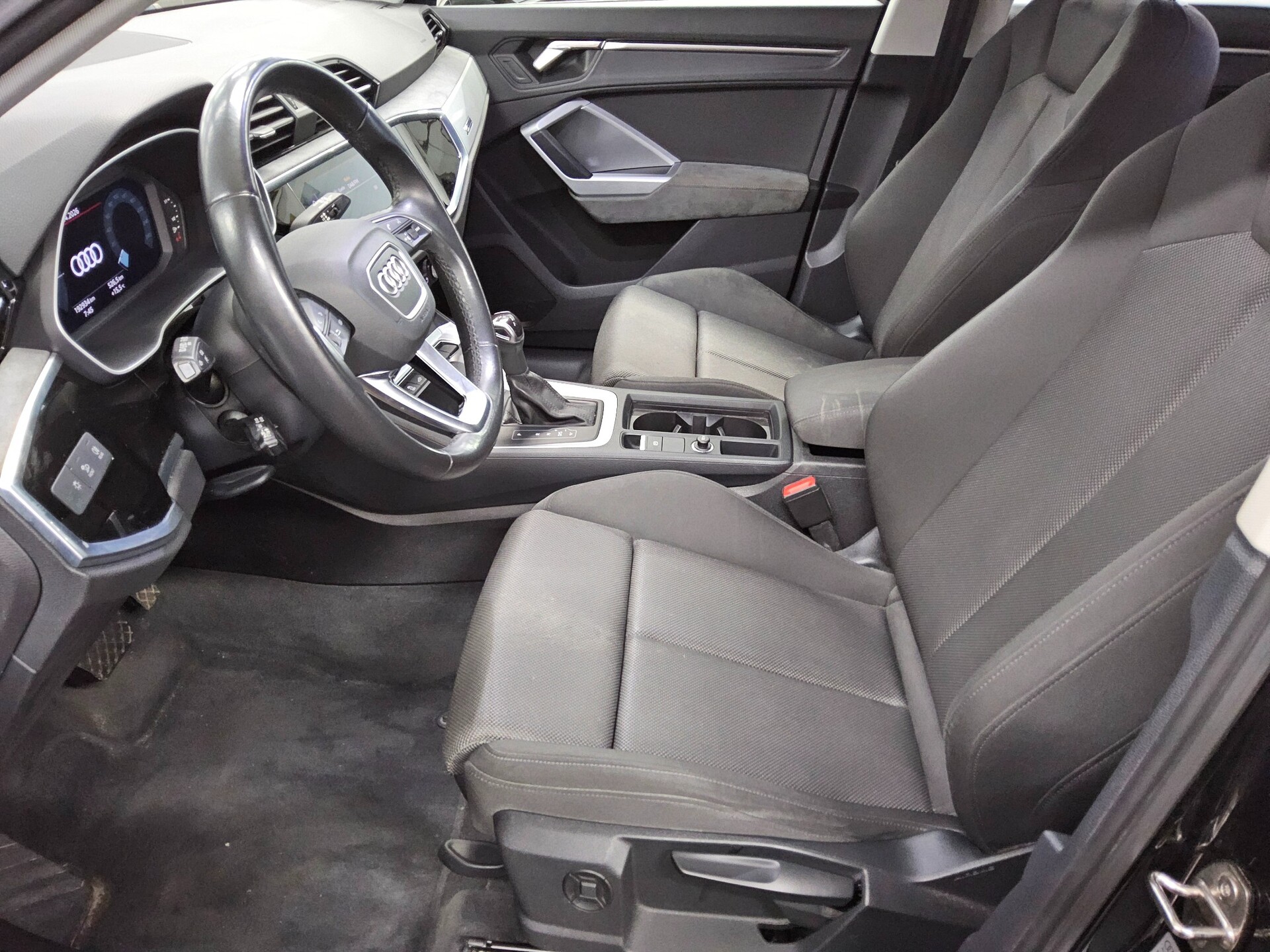 Audi Q3 45 TFSI e Navi virtual RfK LED ACC Sportsitze 9