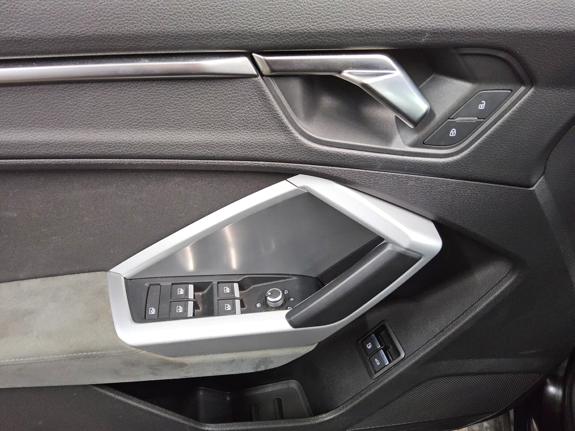 Audi Q3 45 TFSI e Navi virtual RfK LED ACC Sportsitze 10