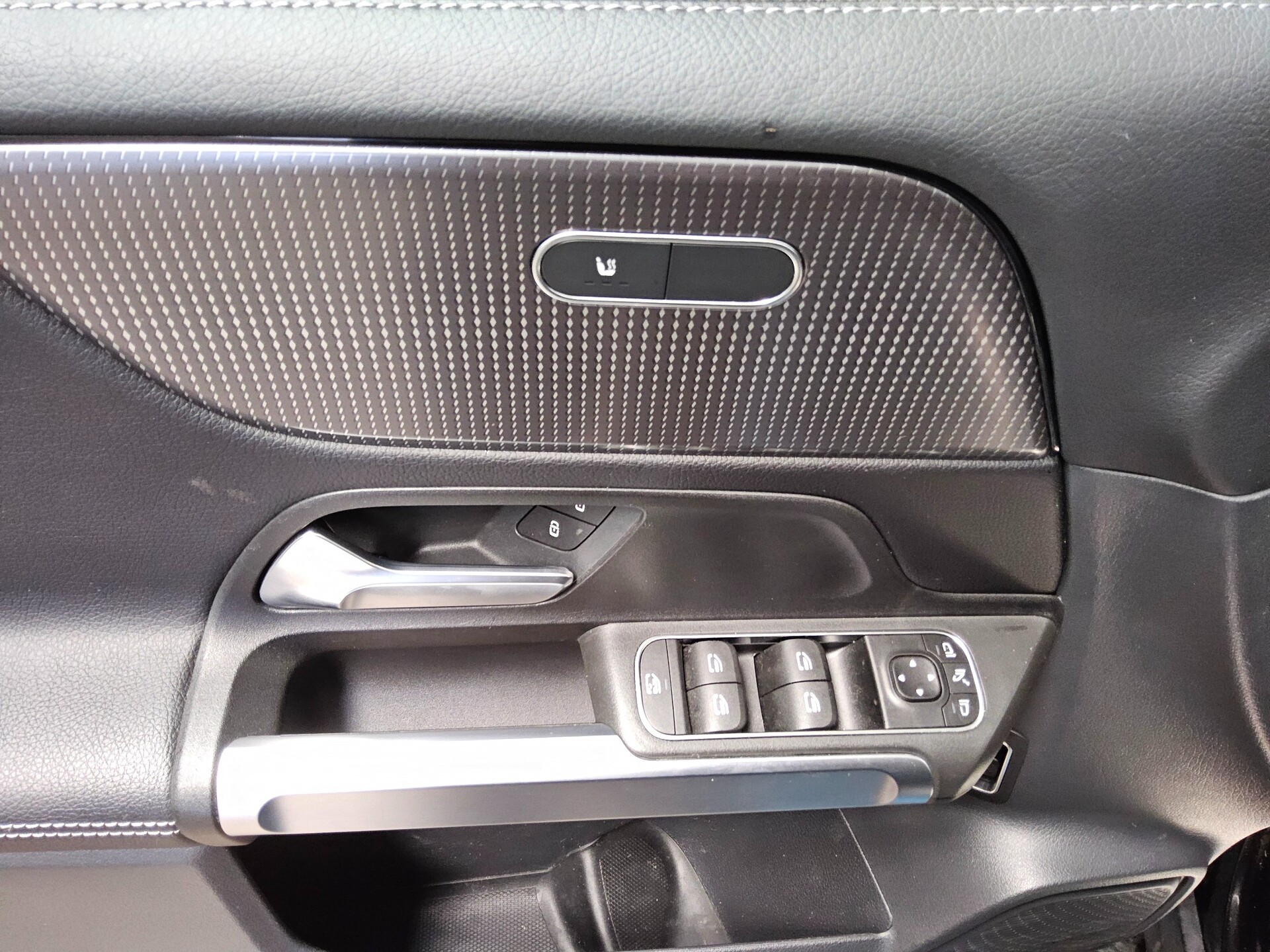 Mercedes-Benz GLB 220 d Progressive 2-Sitzer Navi LED Distr.+ 10