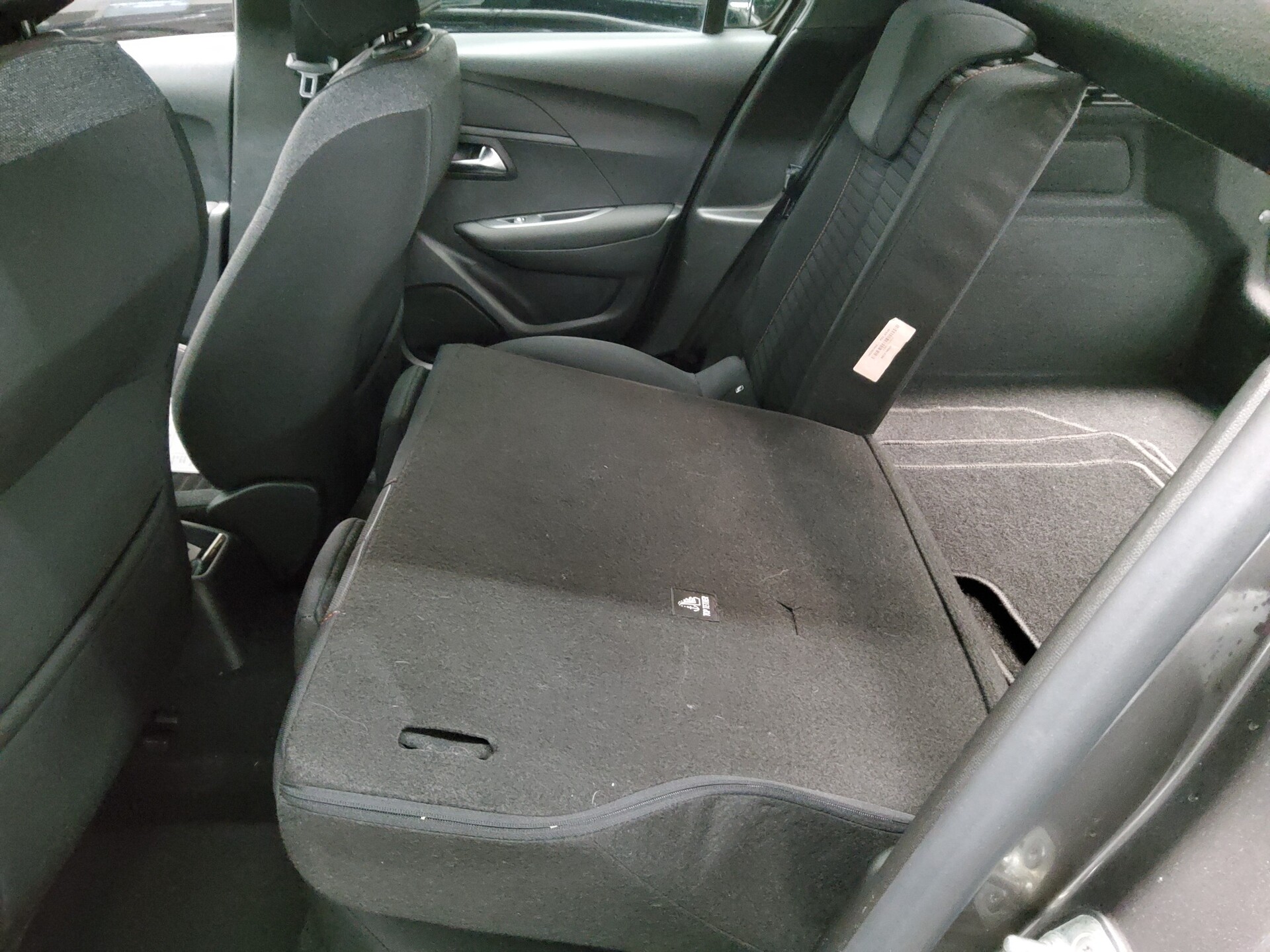 Peugeot 208 1.2 PureTech Active BT LED Tempomat 12