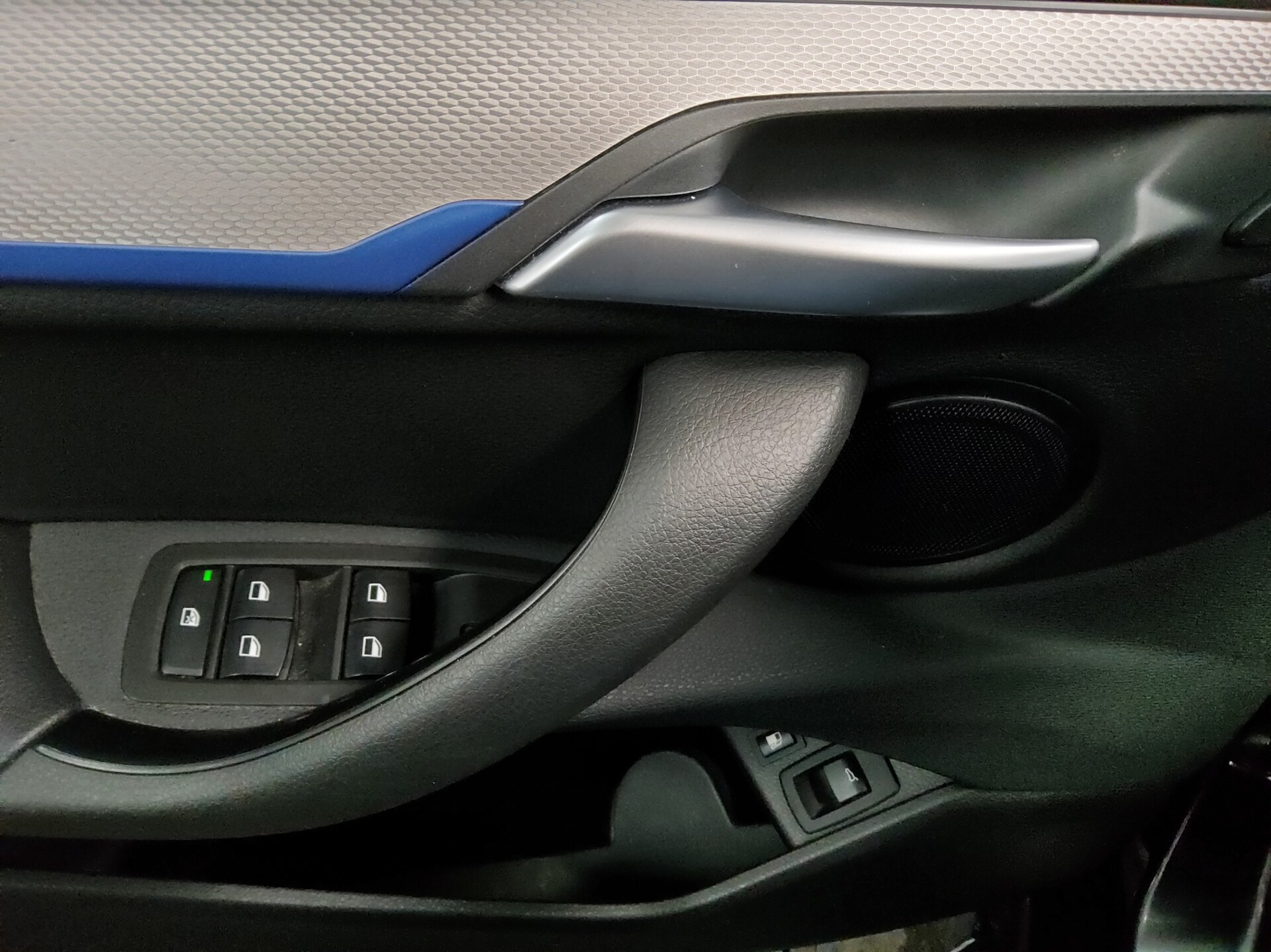 BMW X2 xDrive25e M-Sport Navi LED Kamera DA+ ACC 9