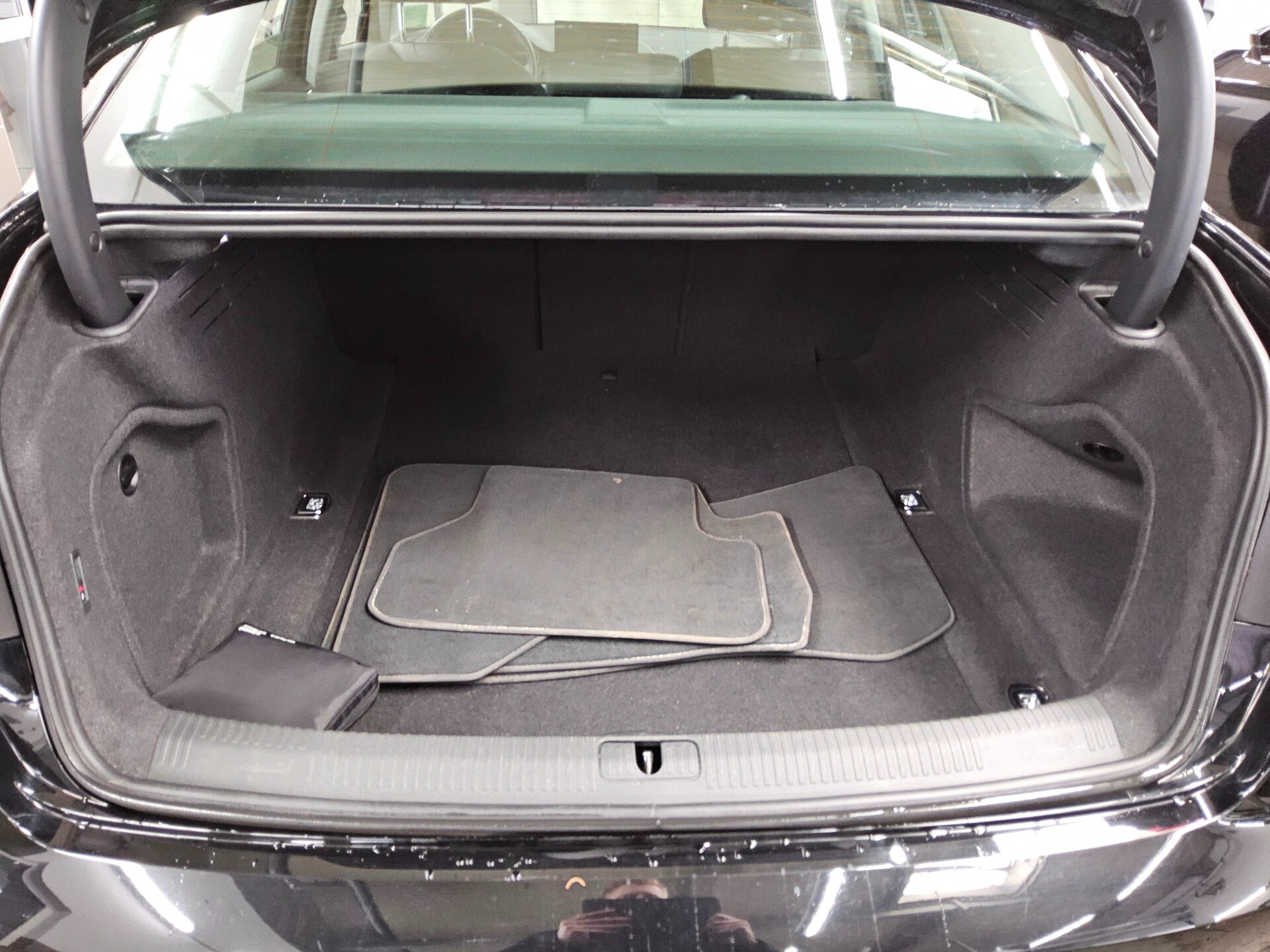 Audi A4 40 TDI advanced Navi LED Sportsitze ACC AHK 12