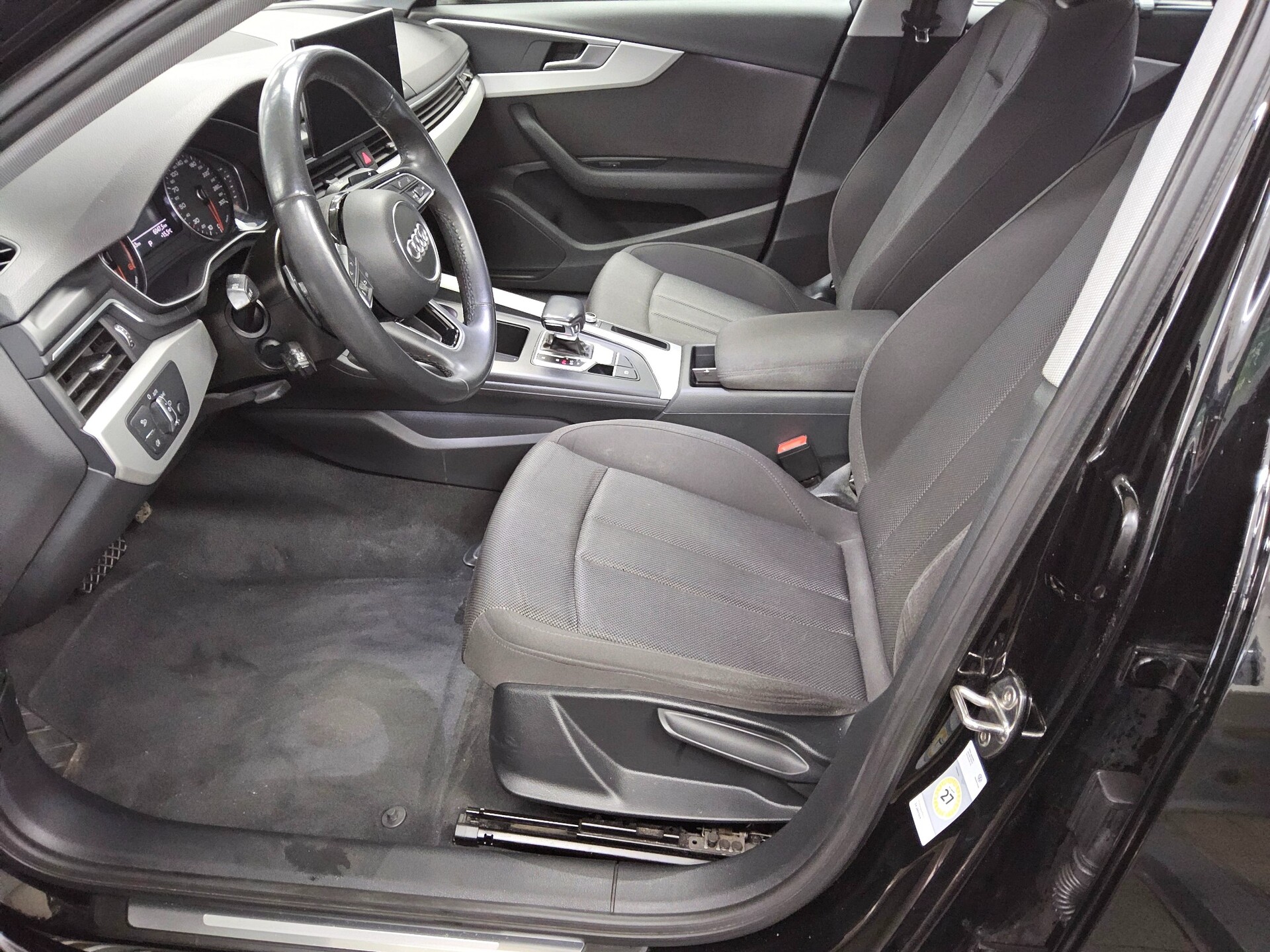 Audi A4 35 TDI advanced Navi+ LED PDC SHZ 8