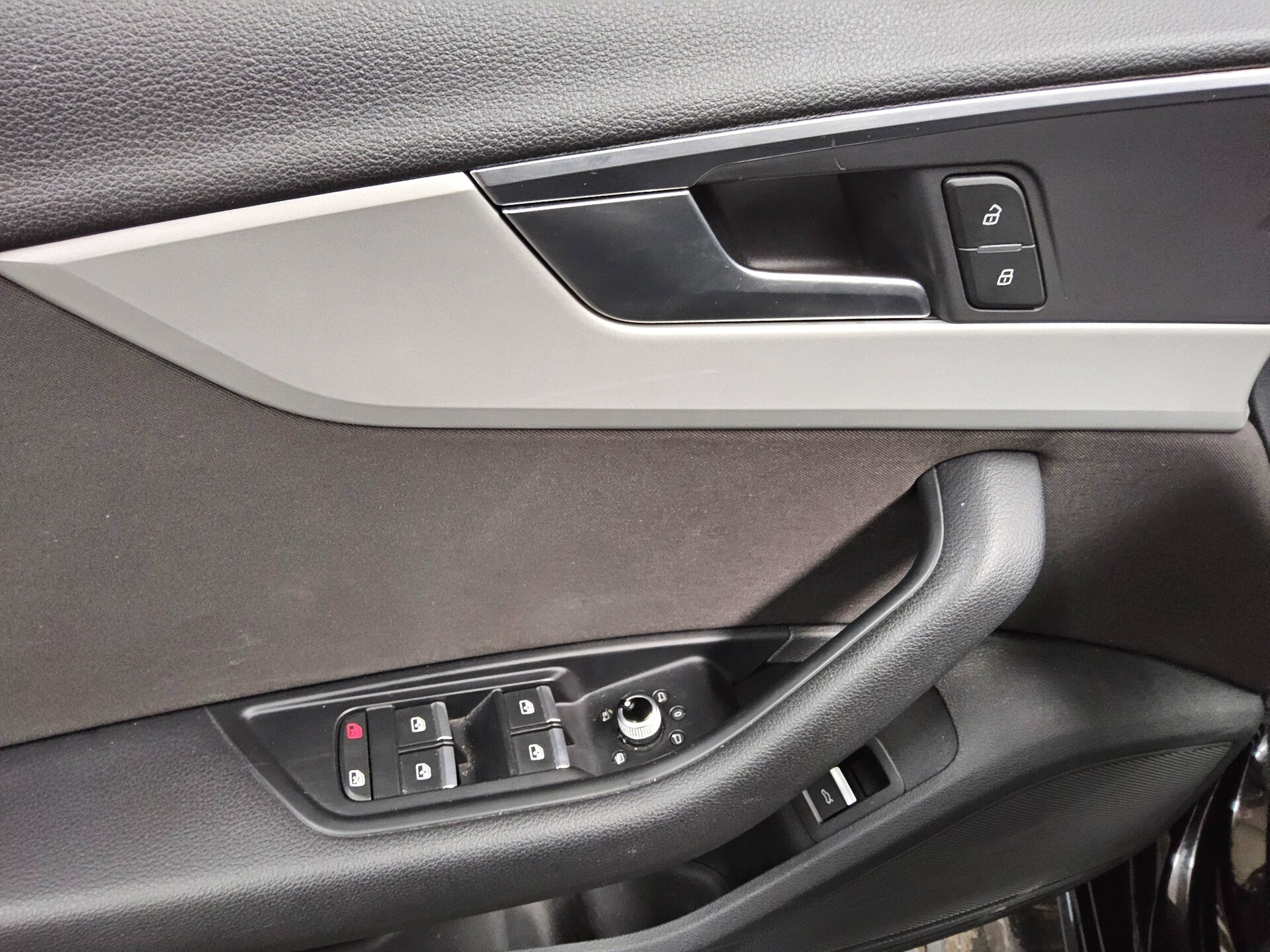 Audi A4 35 TDI advanced Navi+ LED PDC SHZ 9