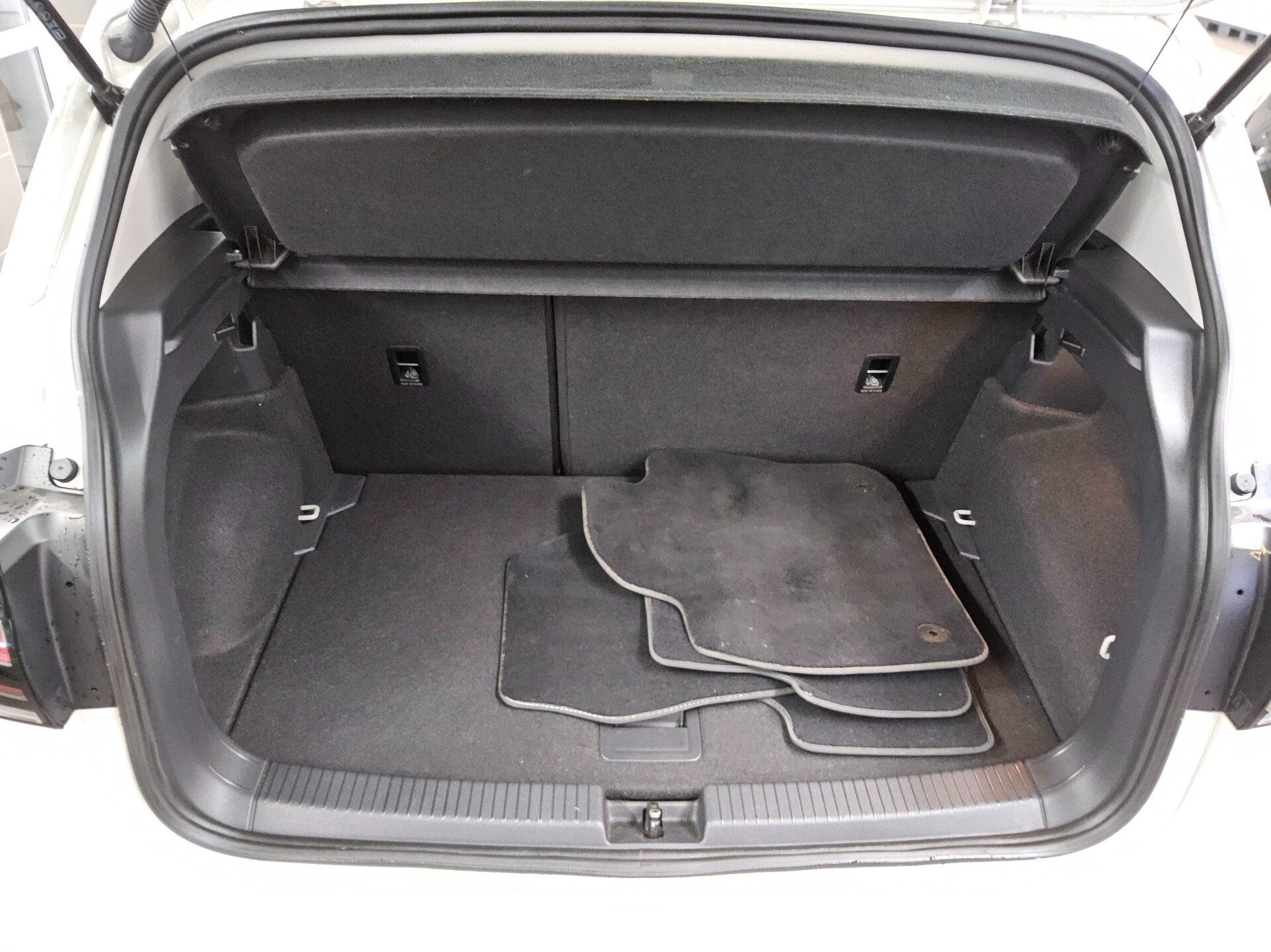 Volkswagen T-Cross 1.0 TSI Style LED PDC SHZ 11