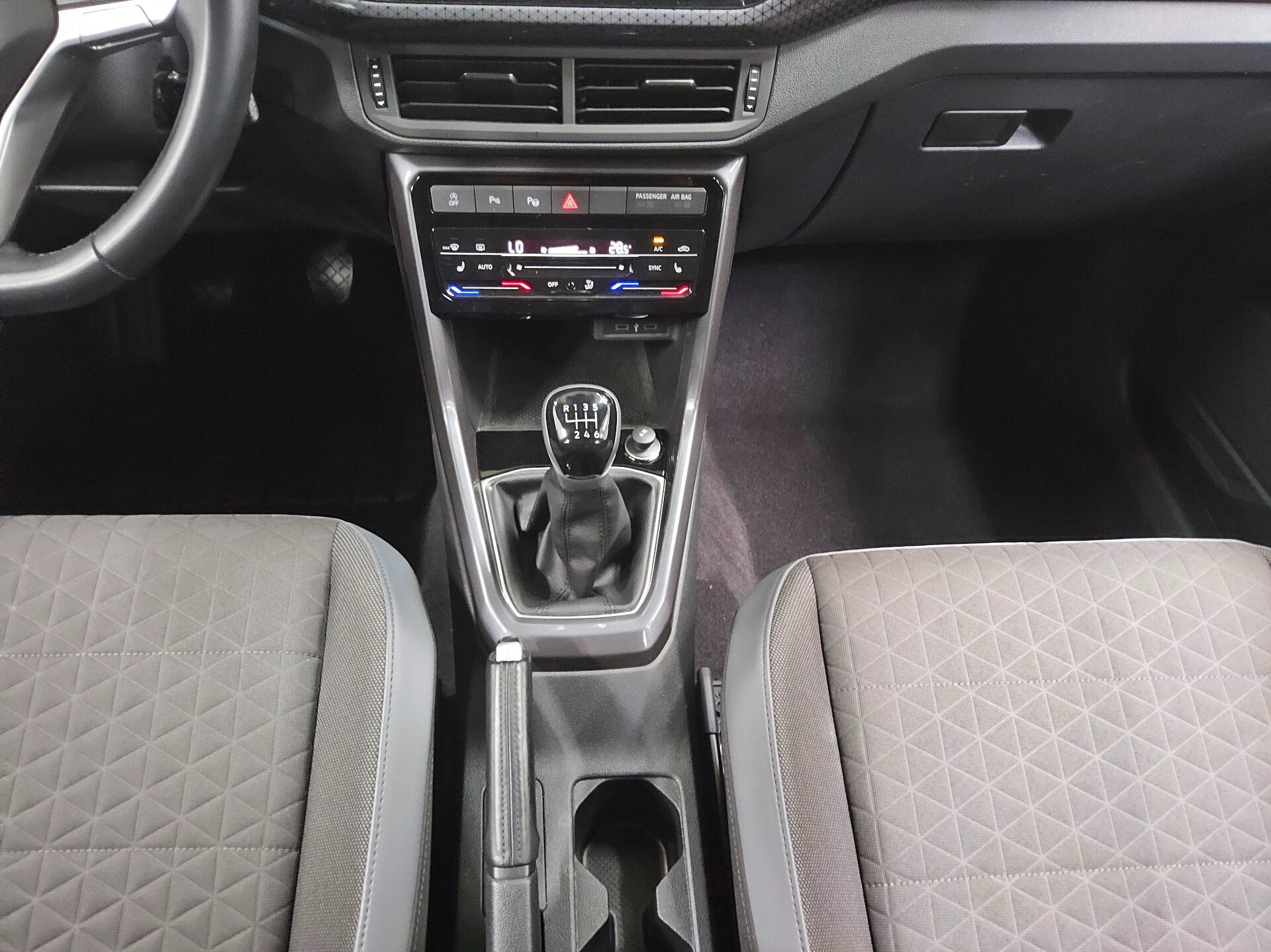 Volkswagen T-Cross 1.0 TSI Style LED PDC SHZ 6