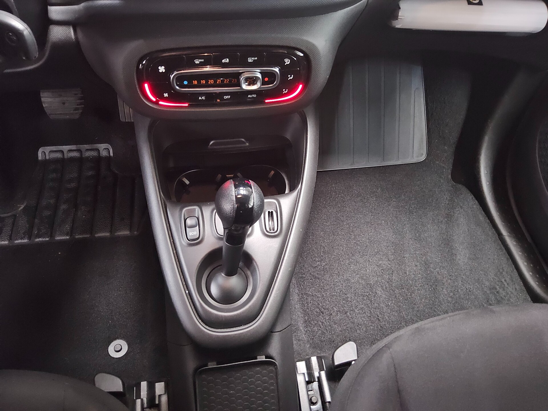 Smart ForTwo EQ HU 01/28 Klima Bluetooth Tempomat 6