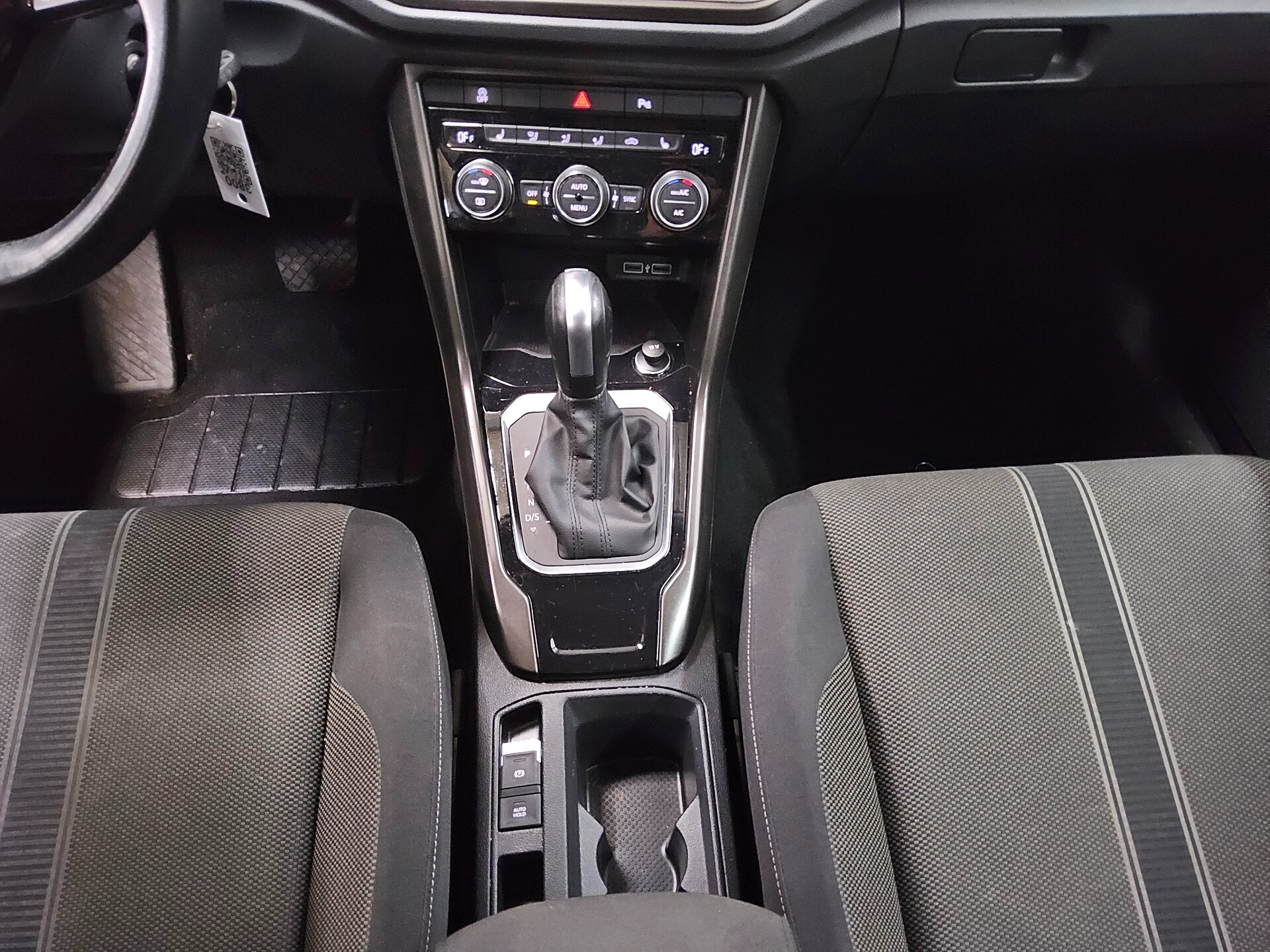 Volkswagen T-Roc 2.0 TDI Style Navi AID ACC PDC SHZ 6