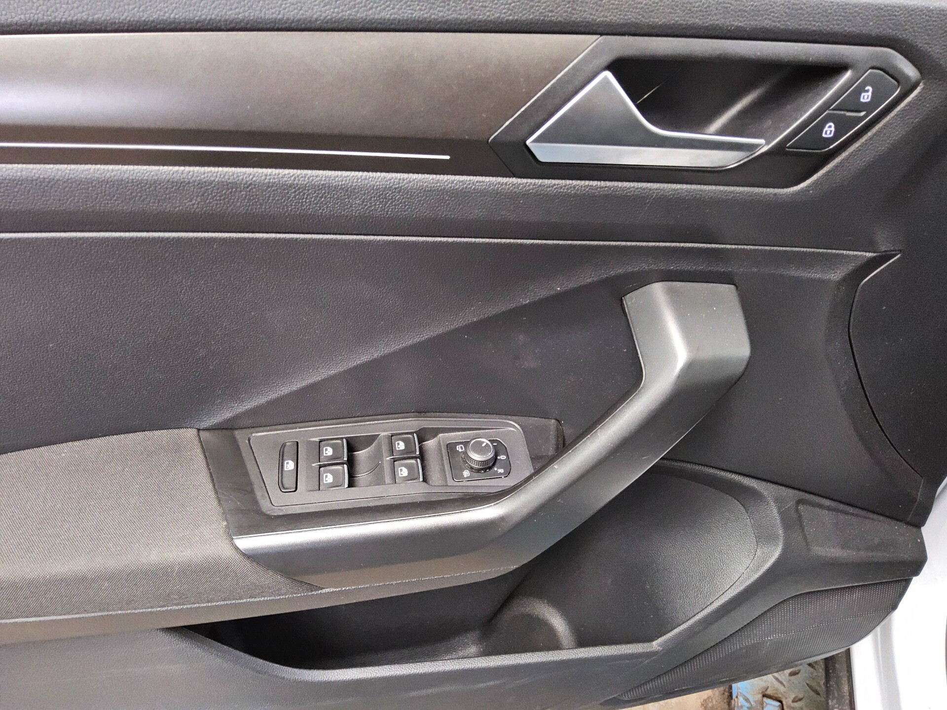 Volkswagen T-Roc 2.0 TDI Style Navi AID ACC PDC SHZ 10