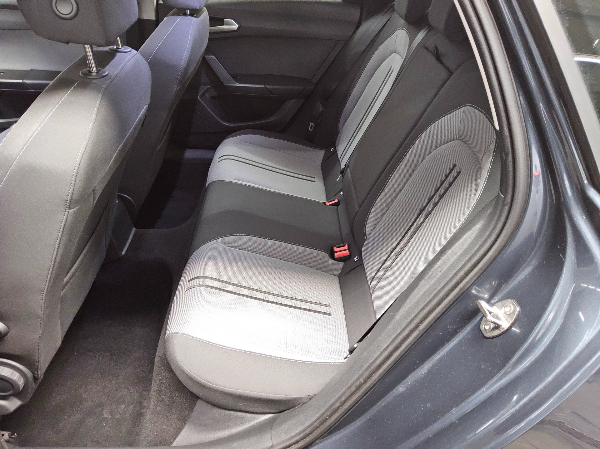 Seat Leon Sportstourer 2.0 TDI Style Navi LED vc RfK 13