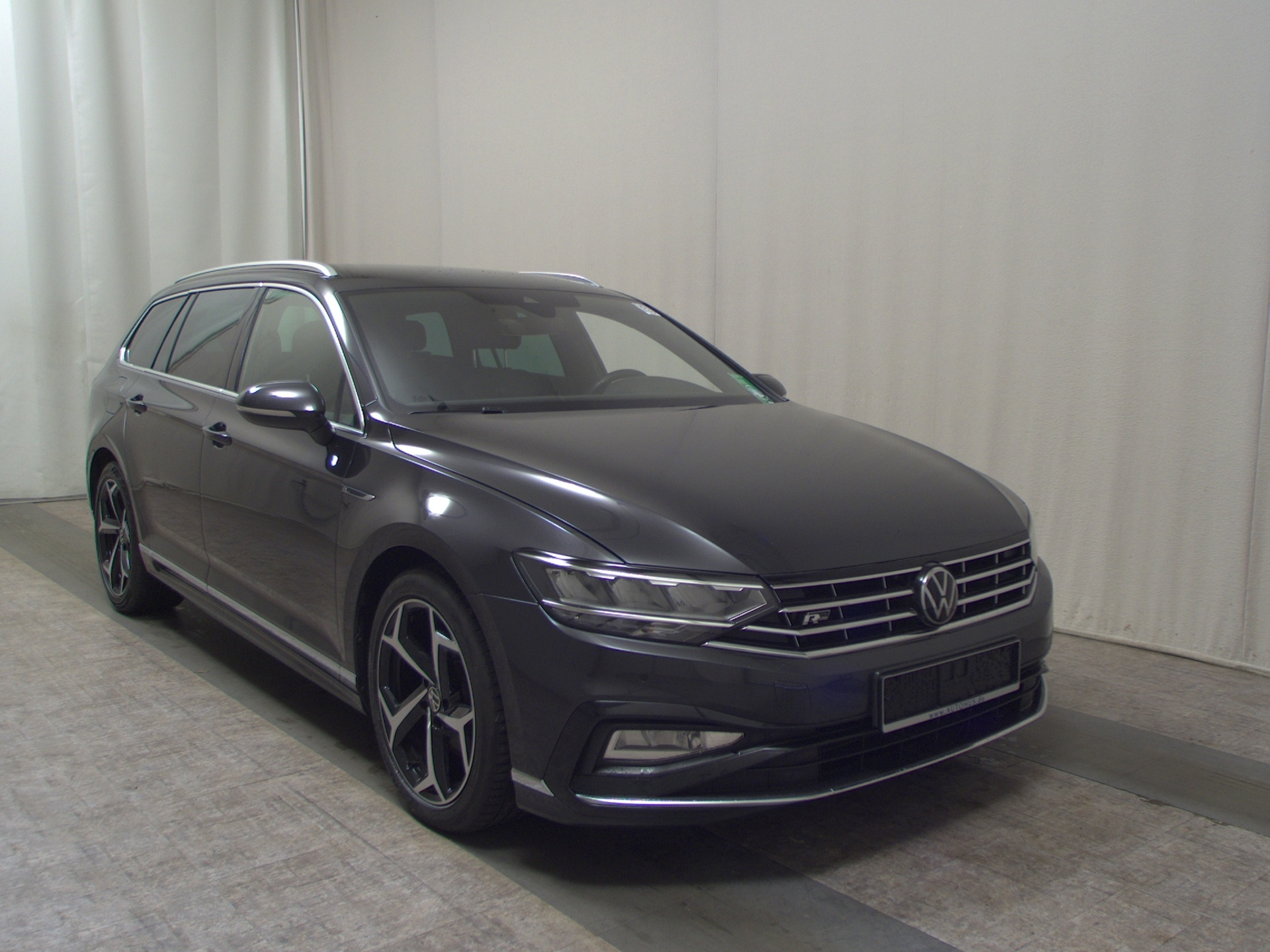 Volkswagen Passat Var. 2.0 TDI R-Line Navi LED AID H/K AHK 3