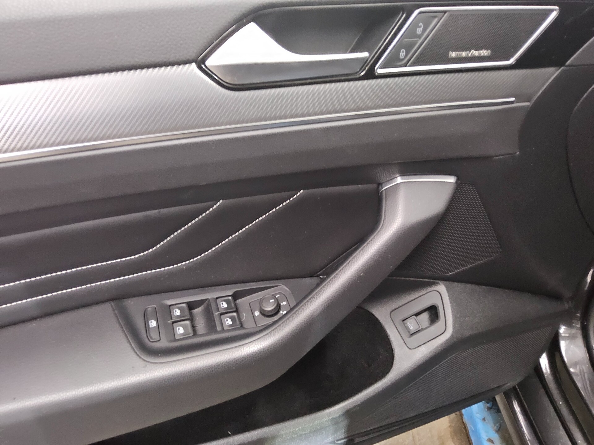 Volkswagen Passat Var. 2.0 TDI R-Line Navi LED AID H/K AHK 10