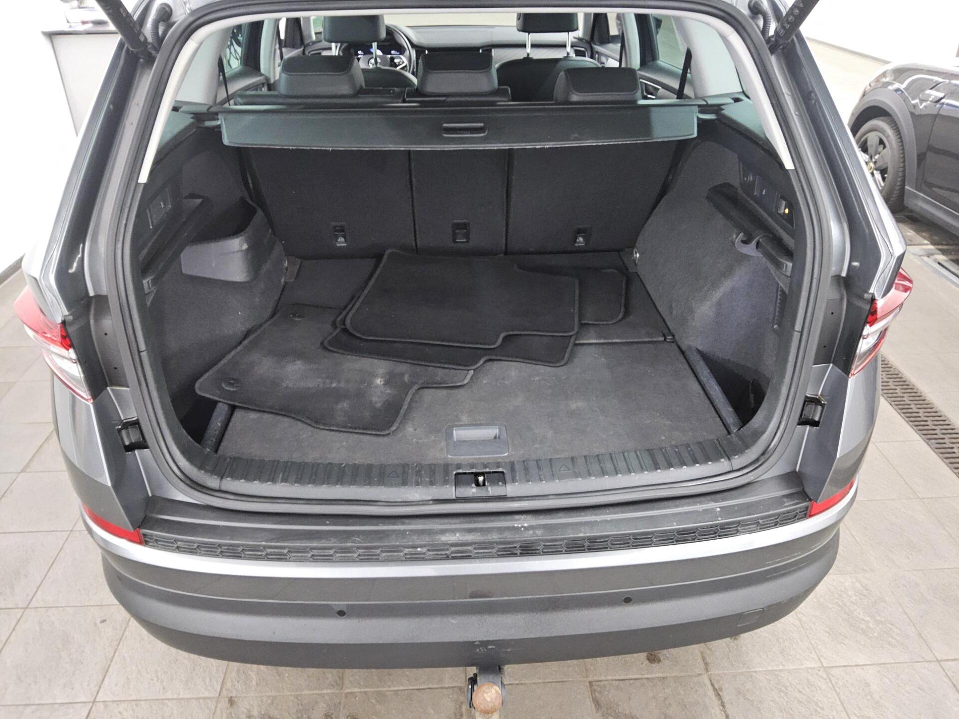Skoda Kodiaq 2.0 TDI Style T-Leder Navi LED VC RFK AHK 12