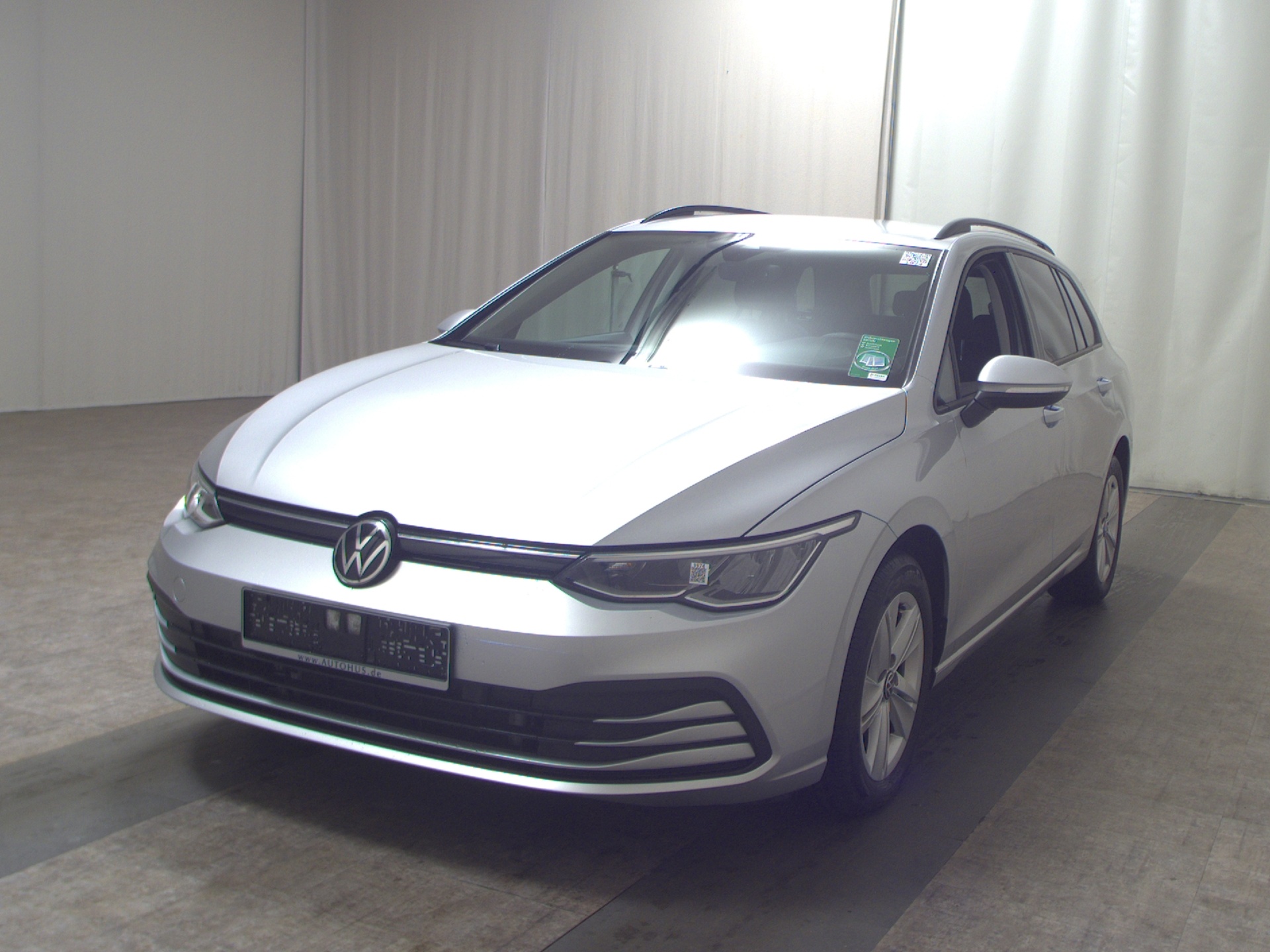 Volkswagen Golf-8 Var. 2.0 TDI Life Navi LED DC ACC PDC Shz 2