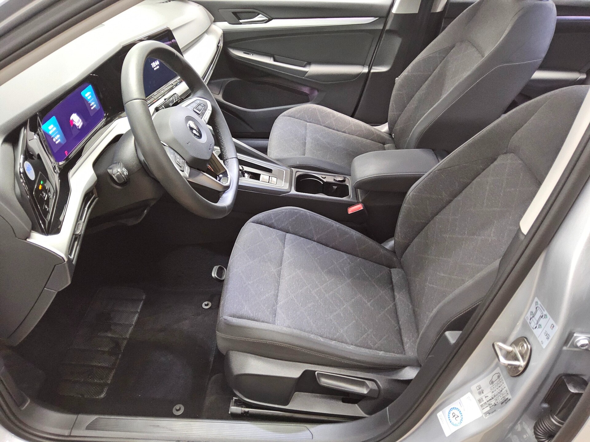 Volkswagen Golf-8 Var. 2.0 TDI Life Navi LED DC ACC PDC Shz 9