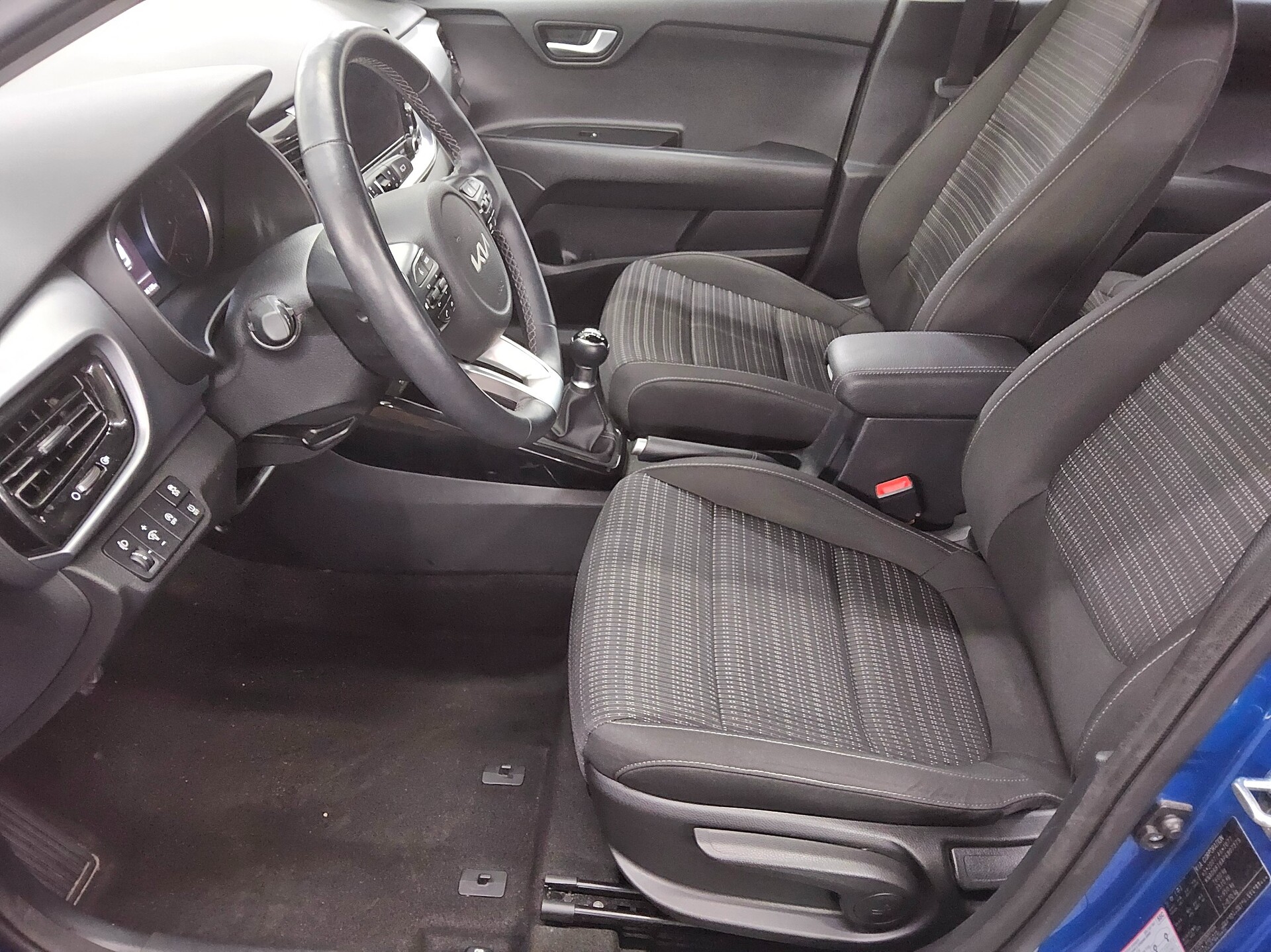 Kia Stonic 1.2 Vision Navi RfK PDC Shz DAB Tempomat 8