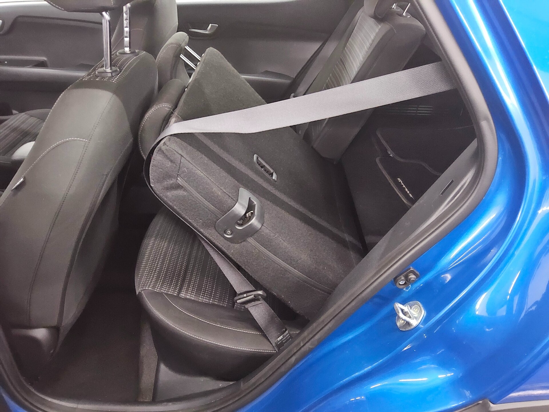 Kia Stonic 1.2 Vision Navi RfK PDC Shz DAB Tempomat 12