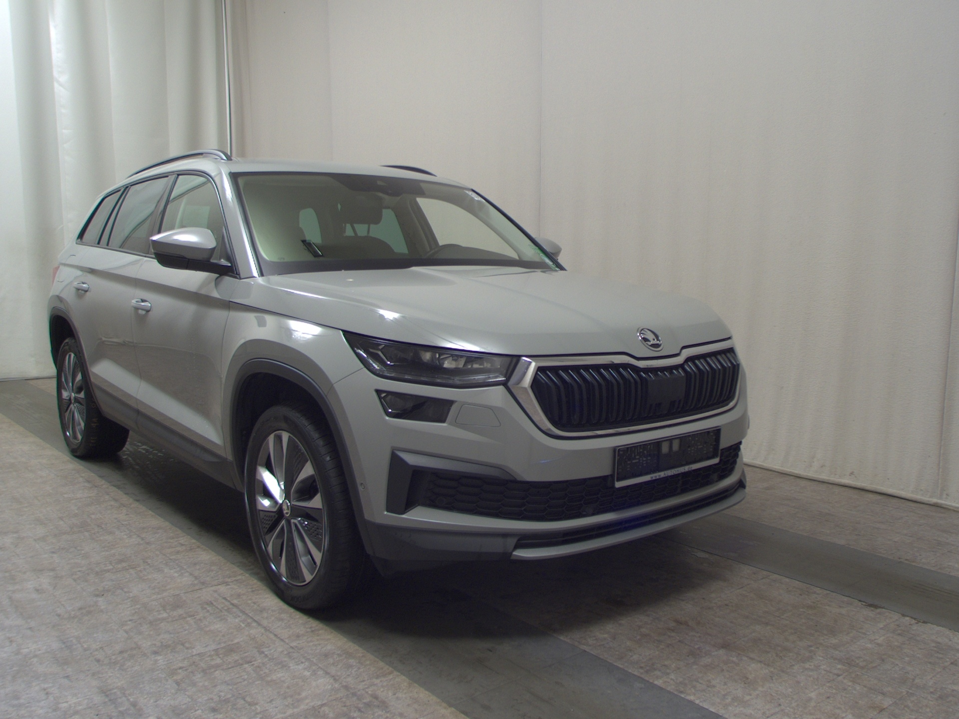 Skoda Kodiaq 2.0 TDI Tour Navi LED Virtual RFK AHK ACC 3