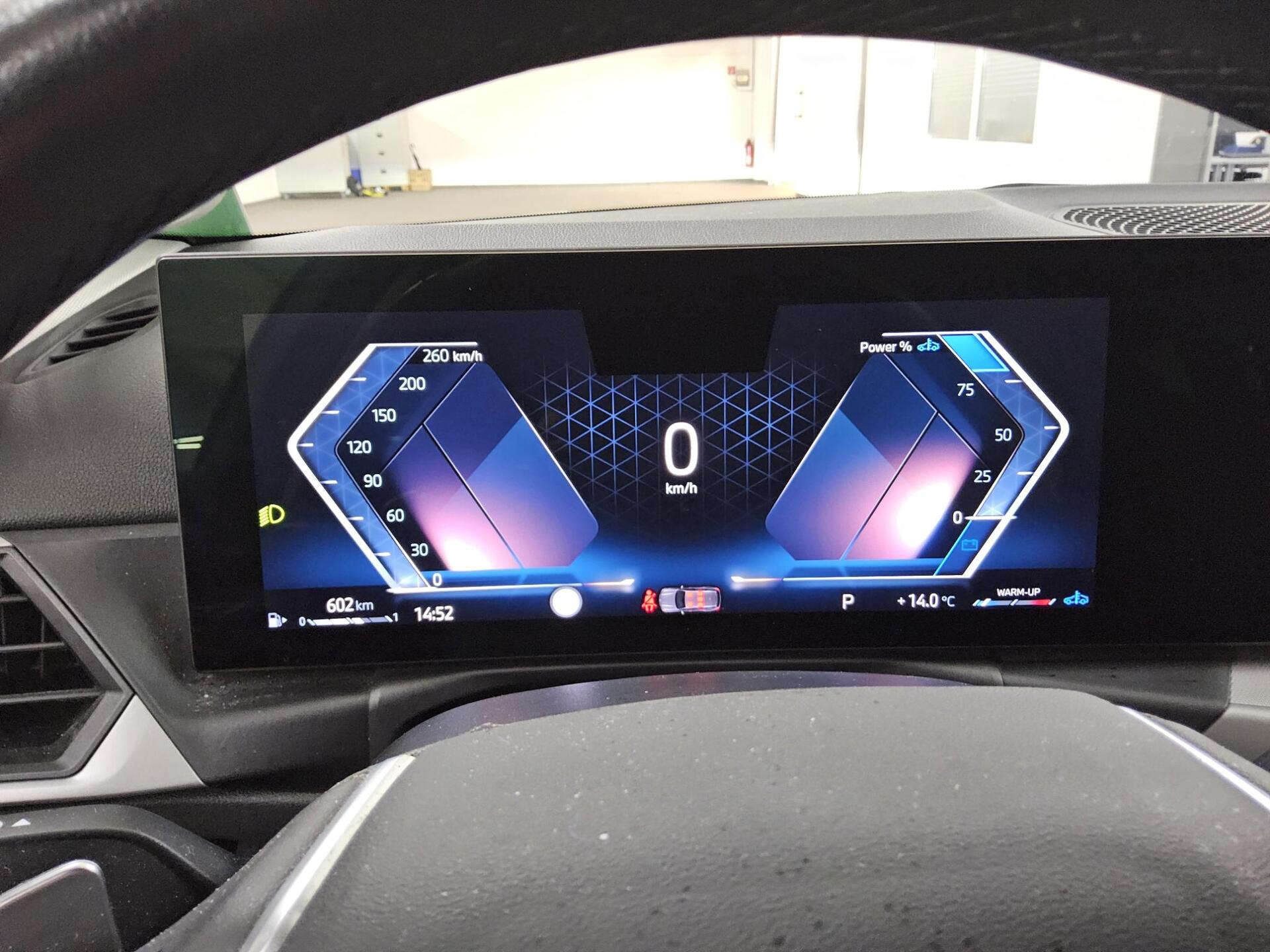 BMW 320dA Touring Navi LED Curved Kamera SHZ 8