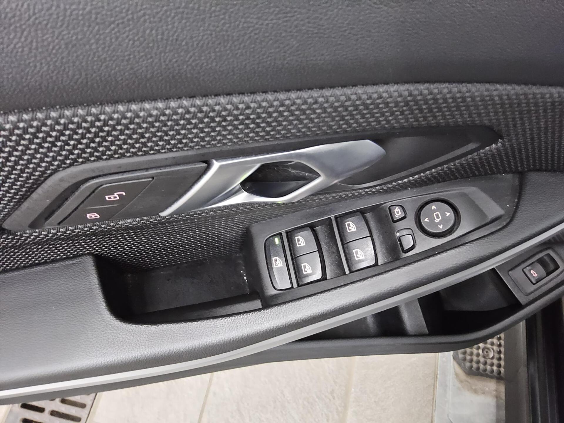 BMW 320dA Touring Navi LED Curved Kamera SHZ 10