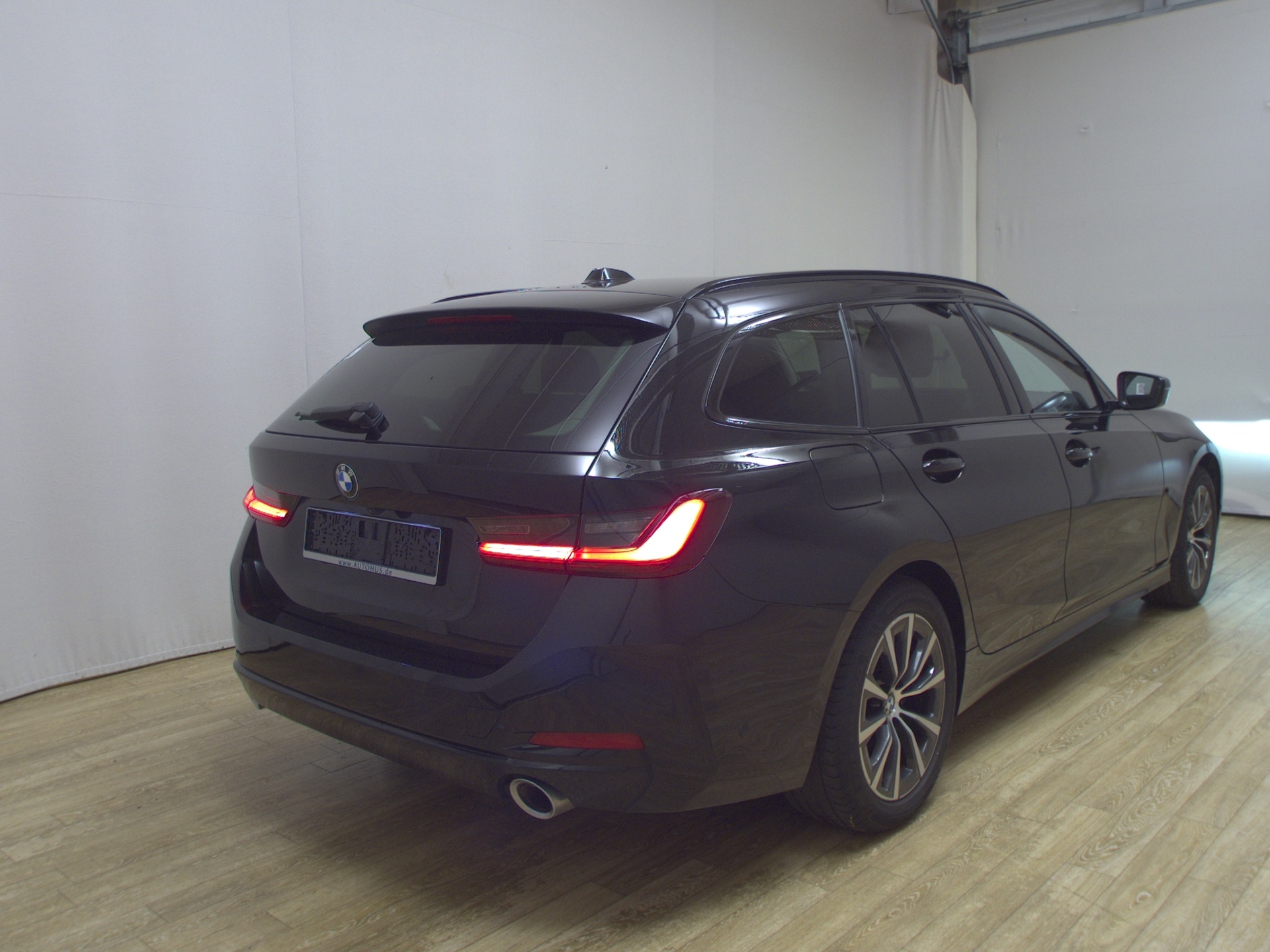 BMW 320dA Touring Navi LED Curved Kamera SHZ 4