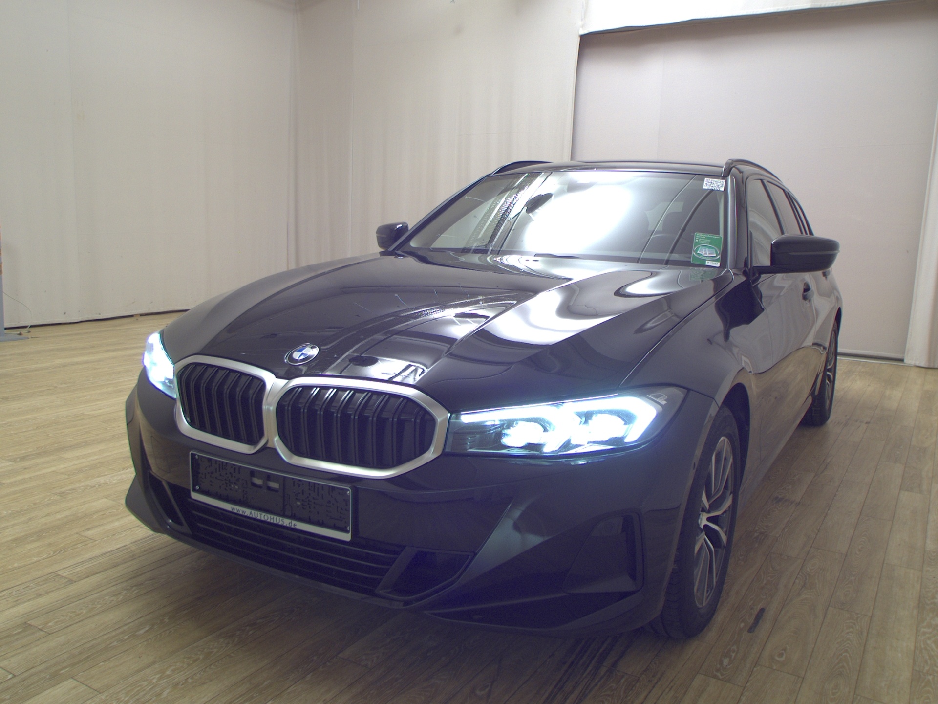 BMW 320dA Touring Navi LED Curved Kamera SHZ 2