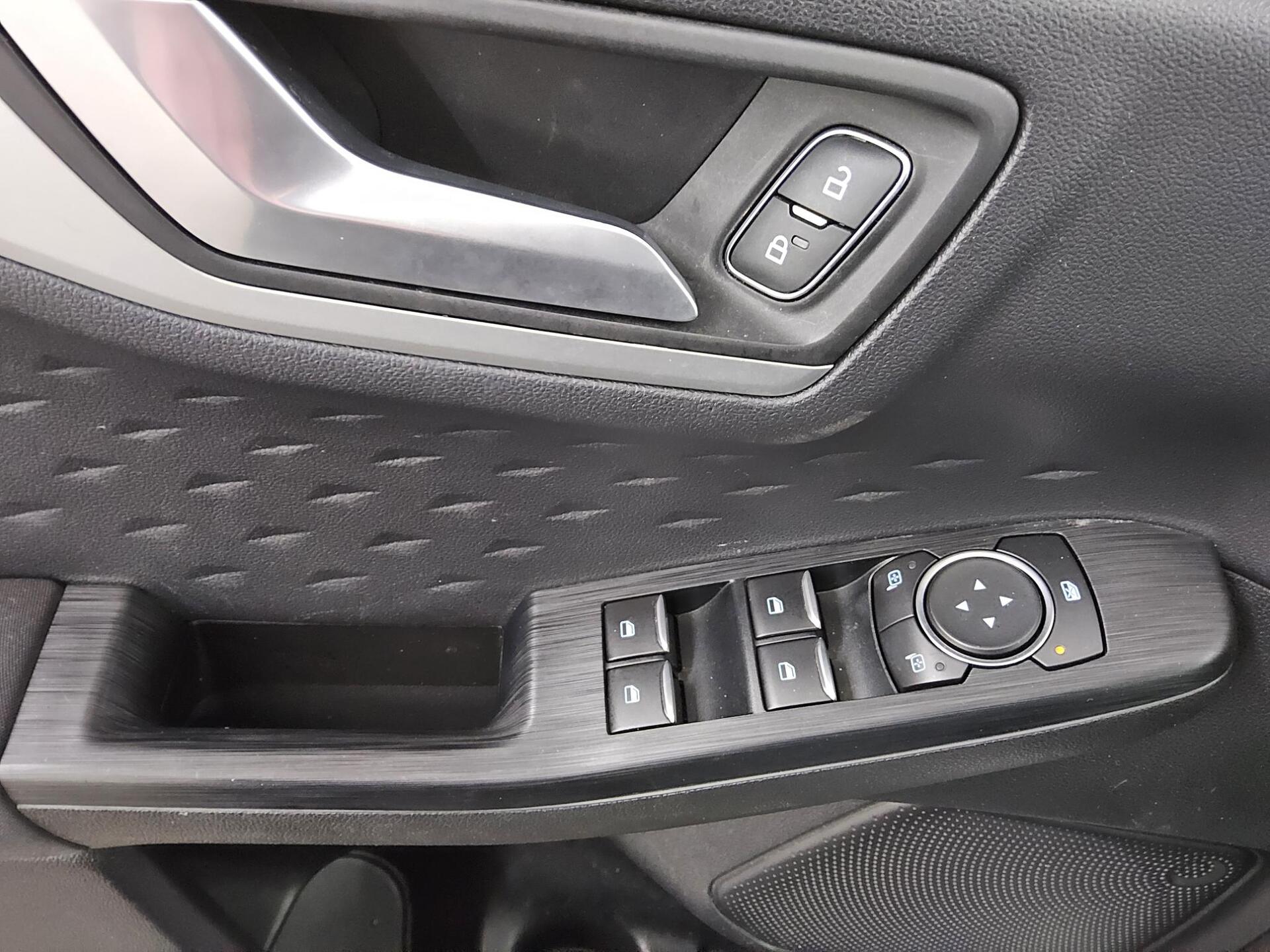 Ford Kuga 2.0 EB Cool&Connect Nav PDC WSS beheizt AHK 9