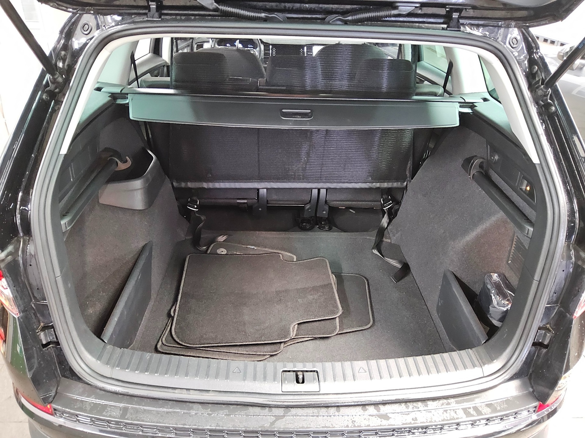 Skoda Kodiaq 2.0 TDI Ambition Navi LED virtual AHK RfK 12