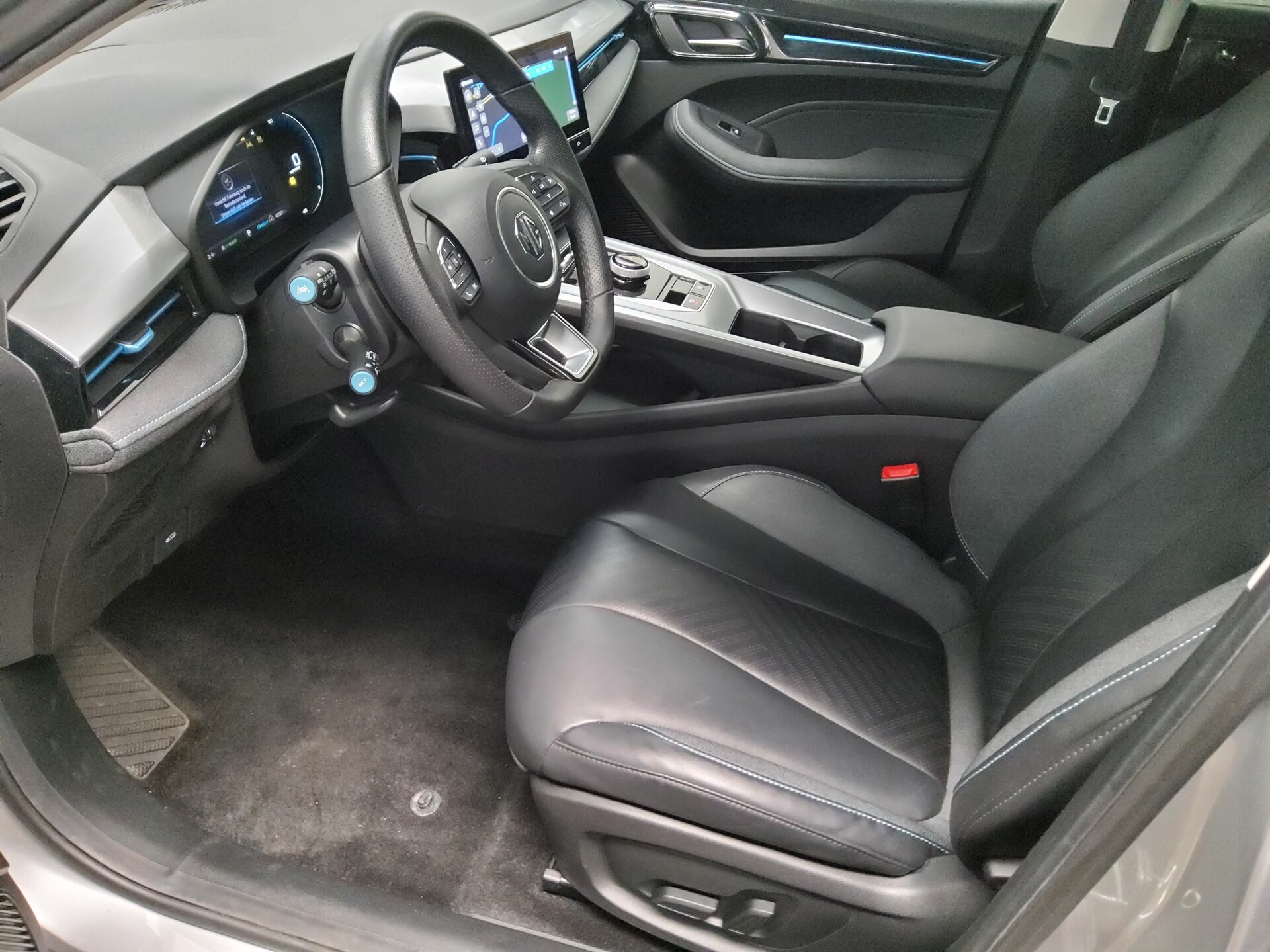 MG MG5 Comfort Navi LED Leder PDC 9