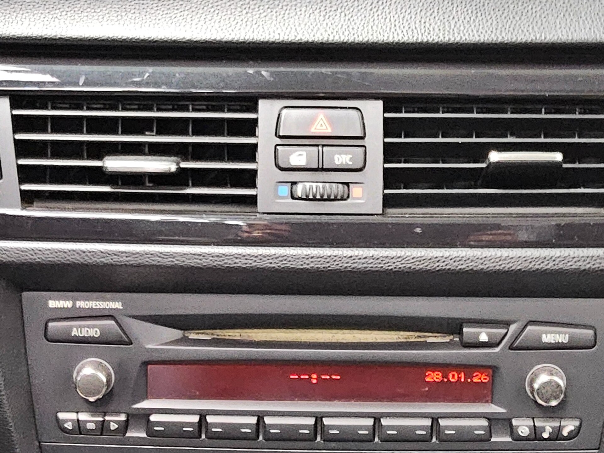 BMW 320i Cabrio Leder Xenon HiFi Komfortzugang 7