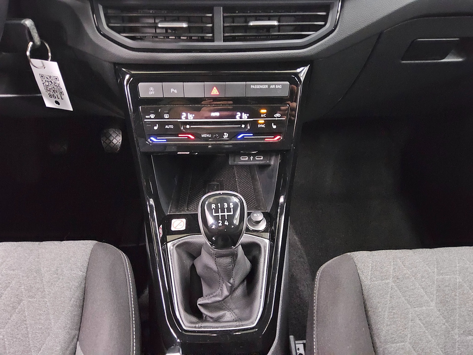 Volkswagen T-Cross 1.0 TSI Life Navi LED DC ACC PDC 6