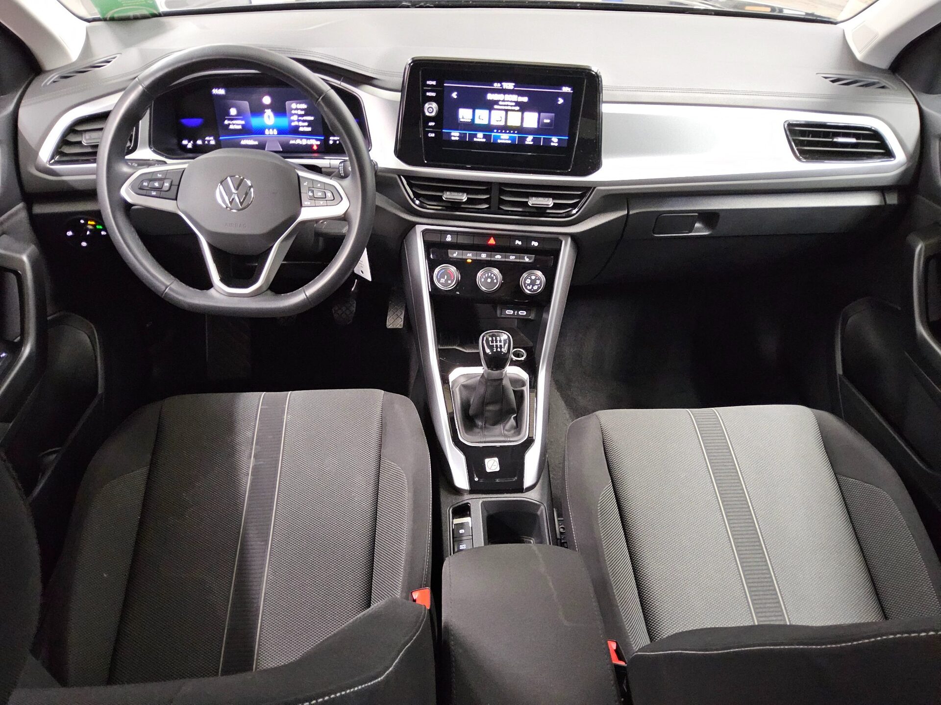 Volkswagen T-Roc 1.0 TSI Life LED DC PDC SHZ DAB+ 5