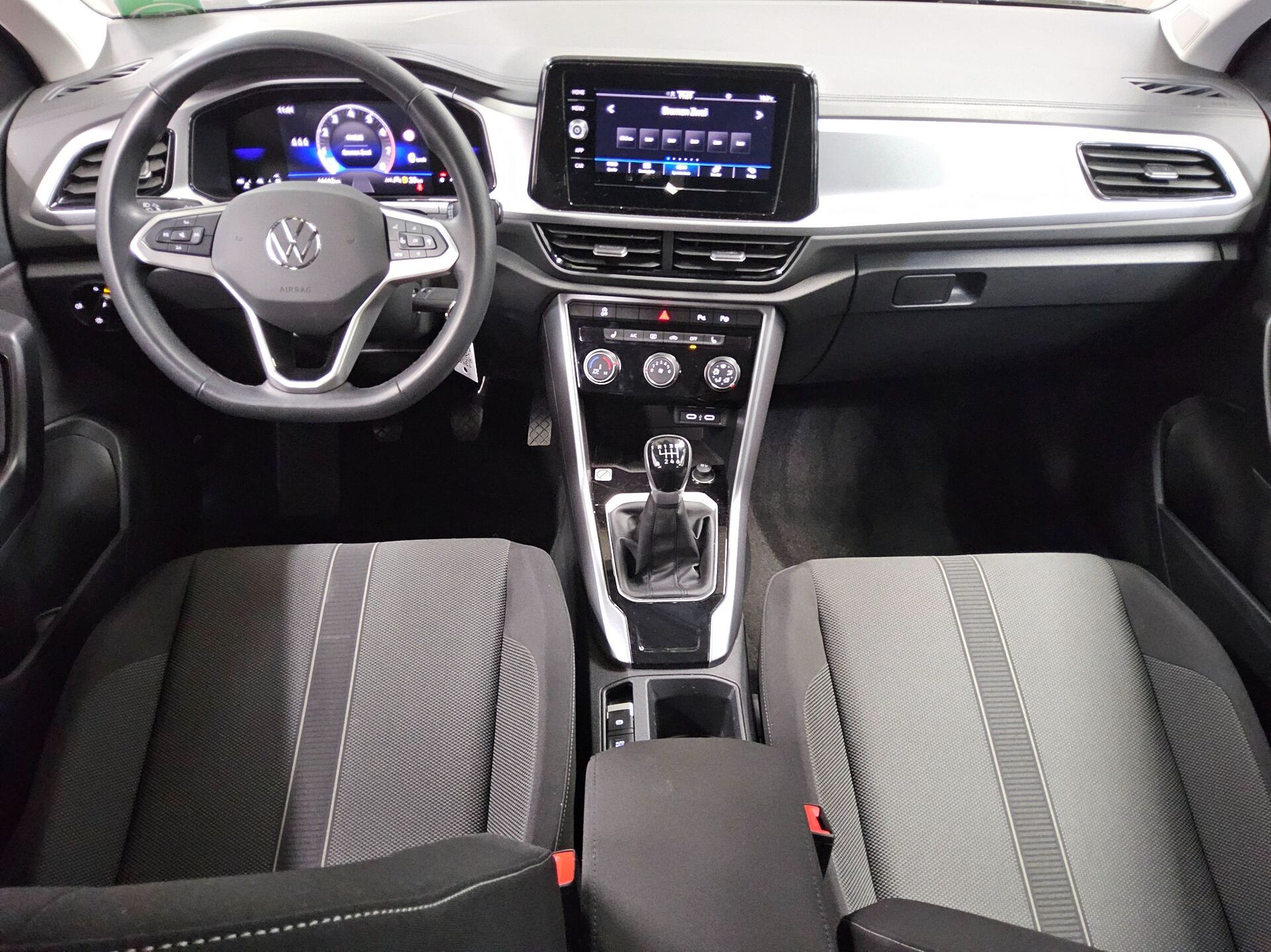 Volkswagen T-Roc 1.0 TSI Life LED DC PDC Shz DAB+ 5