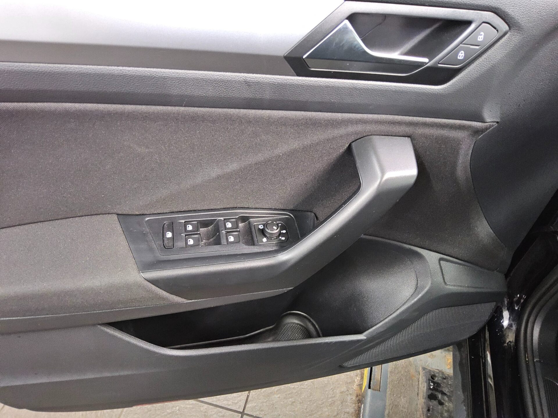 Volkswagen T-Roc 1.0 TSI Life LED DC PDC Shz DAB+ 10