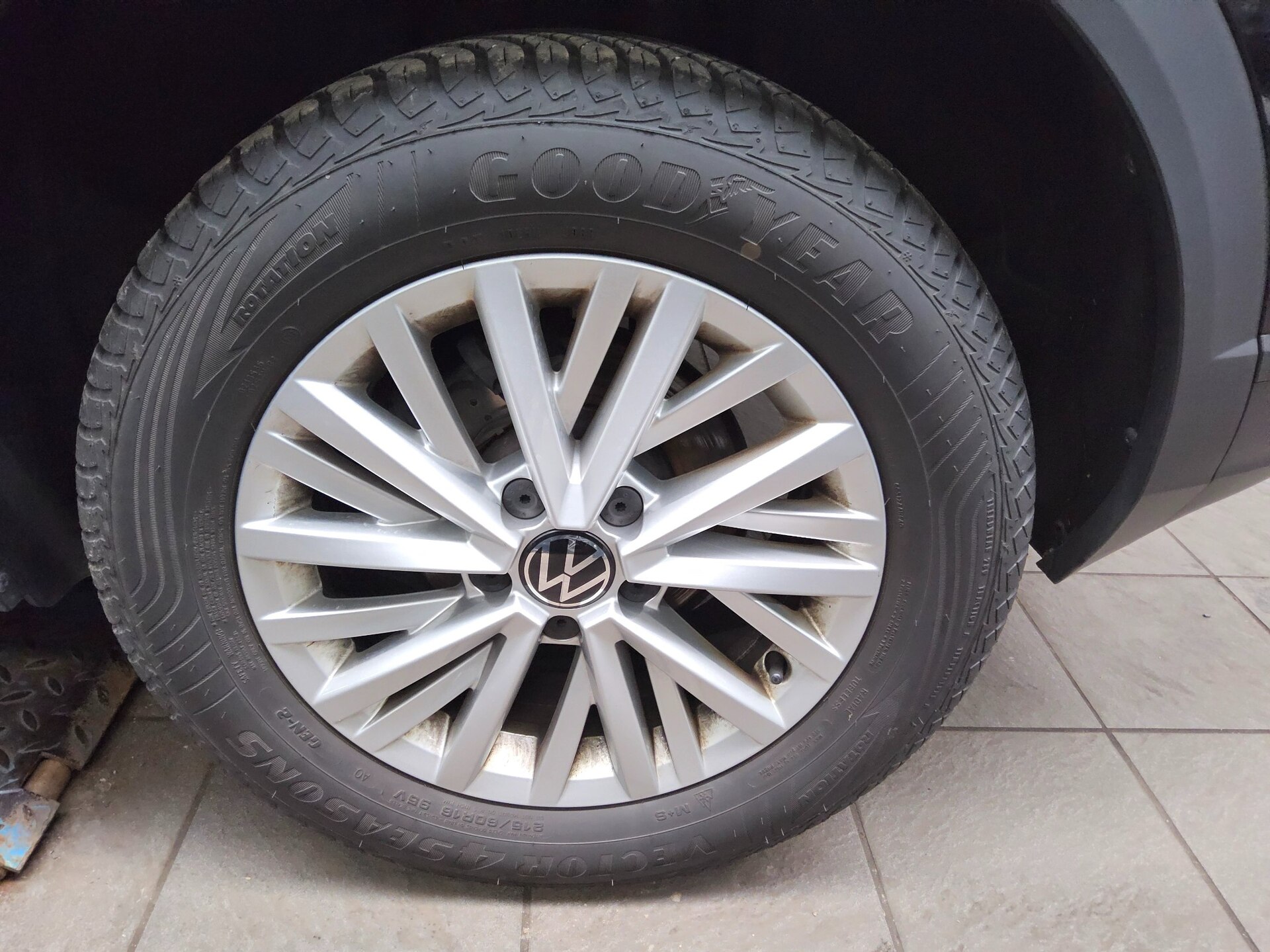 Volkswagen T-Roc 1.0 TSI Life LED DC PDC Shz BT DAB 11