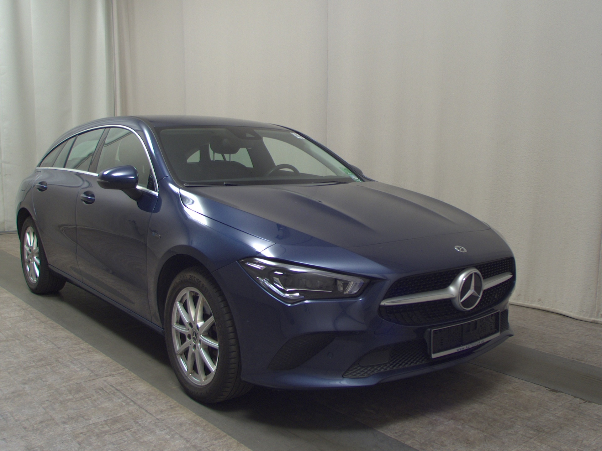 Mercedes-Benz CLA 250 Shooting Brake e Navi Multibeam RFK AHK 3