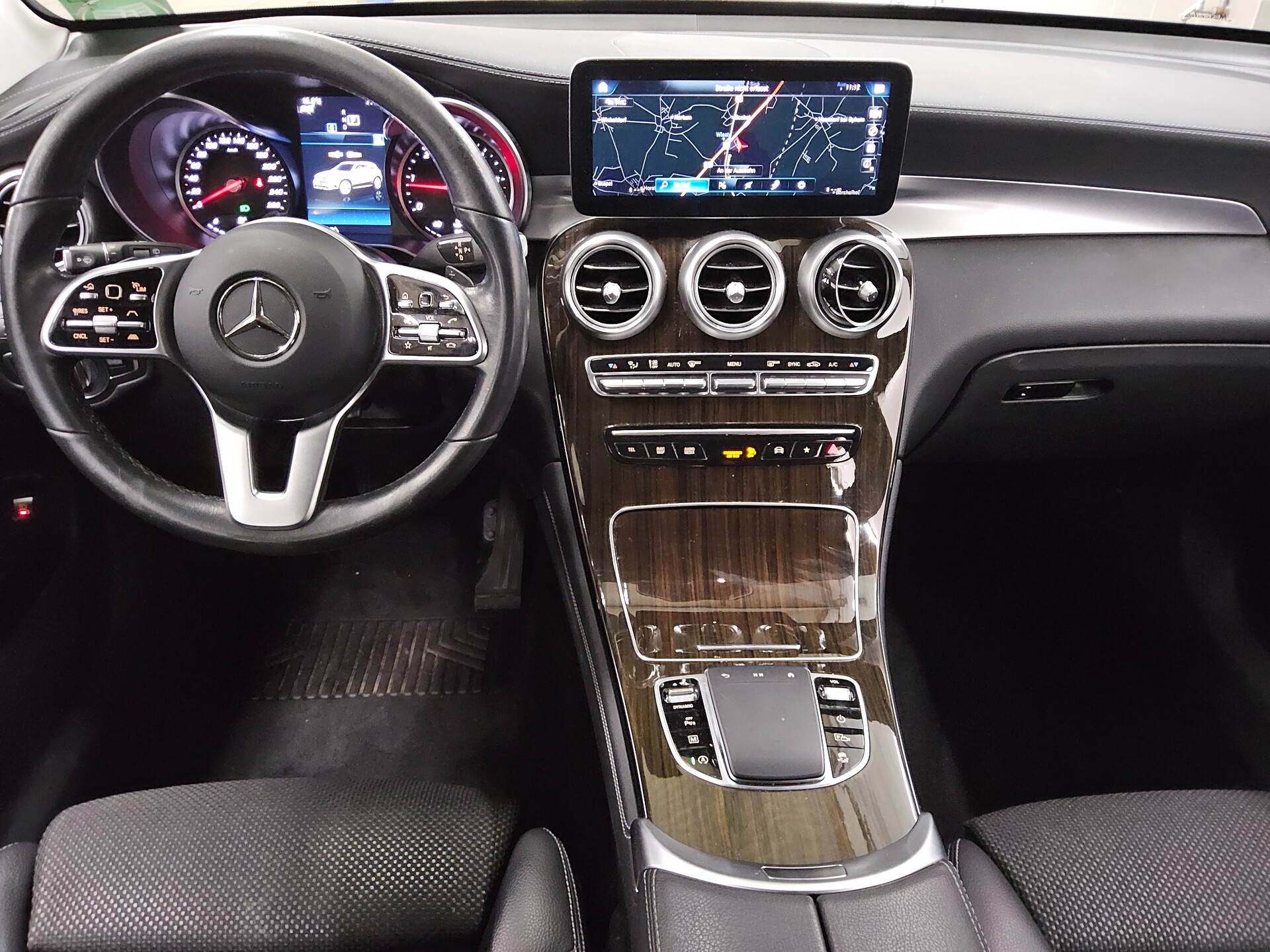 Mercedes-Benz GLC 220 d 4M Exclusive Navi LED Distr.+ RFK AHK 5