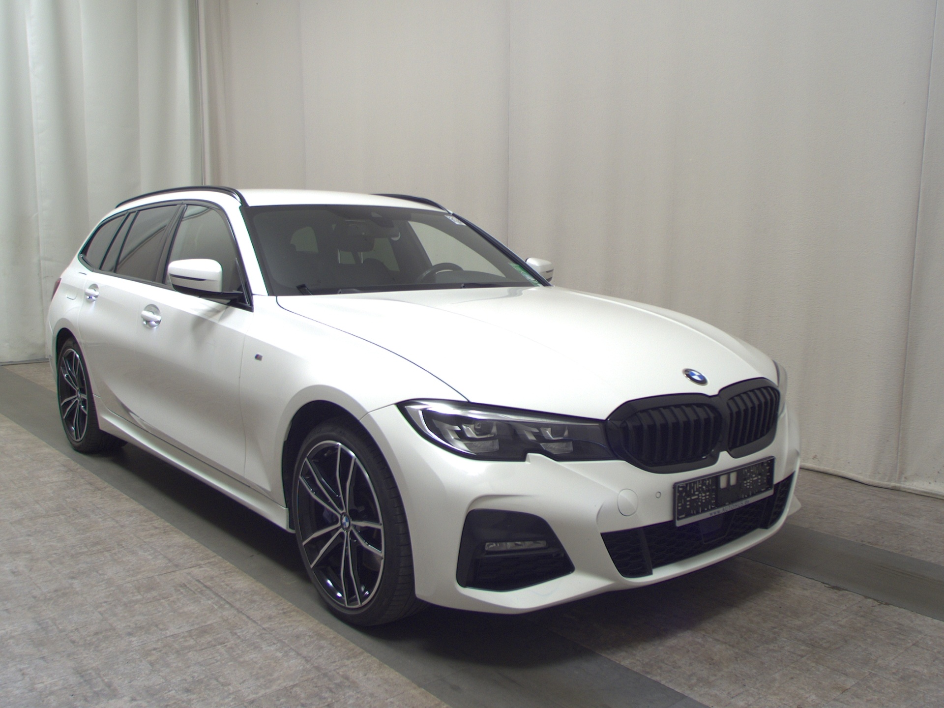 BMW 330e Touring M-Sport T-Leder Navi LED LC+ Shadow 3